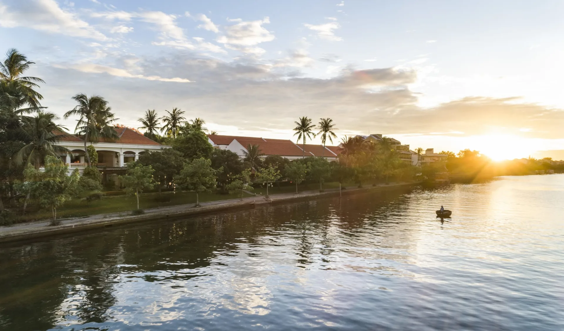 Anantara Hoi An Resort: Anantara Hoi An view from Thu Bon River Anantara Hoi An Resort: Anantara Hoi An view from Thu Bon River