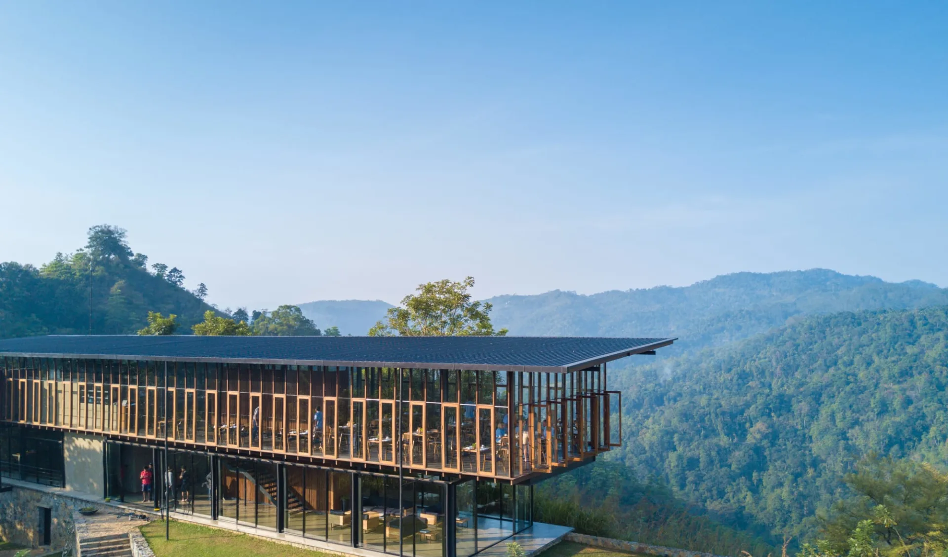 Santani Wellness Kandy:  restaurant from outside