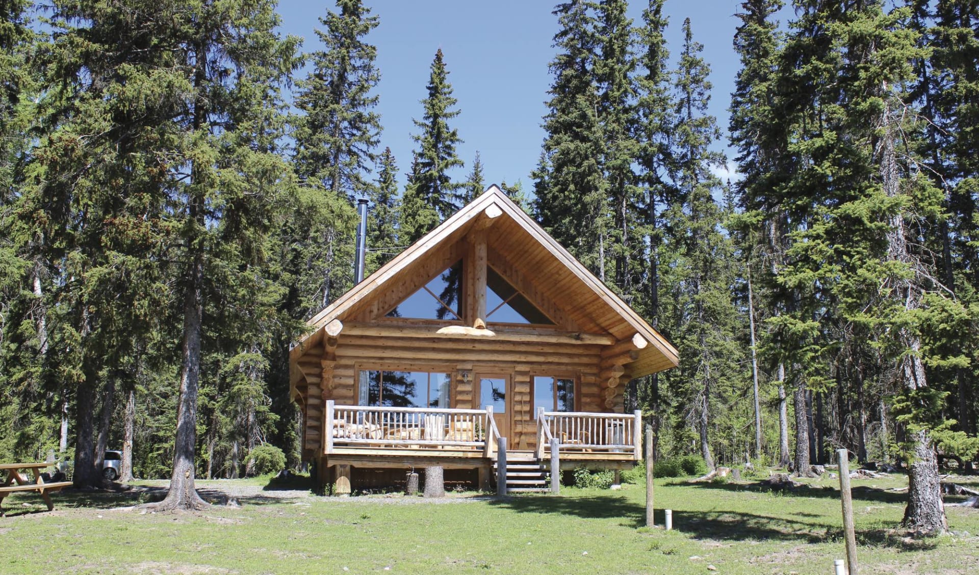 Abenteuer Westkanada & Discovery Coast ab Calgary: exterior:_Ten-ee-ah Lodge_Deluxe Blockhütte