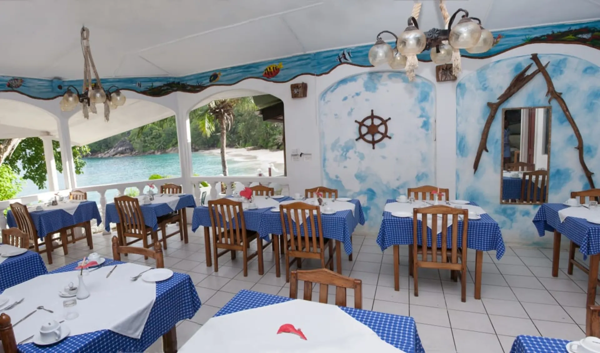 Anse Soleil Beachcomber in Mahé: f&b: 