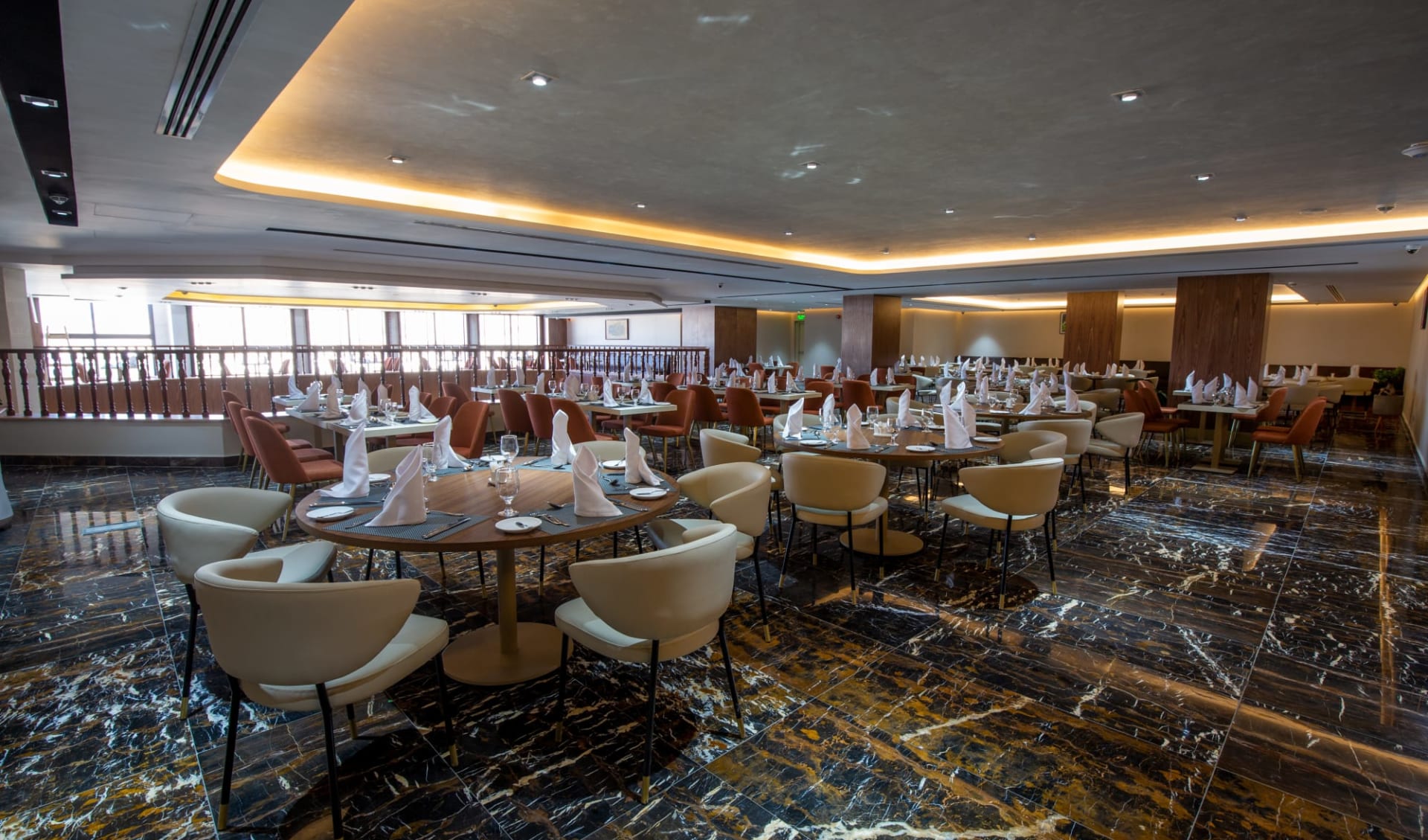 Petra Moon Luxury: f&b: Petra Moon Luxury: f&b: