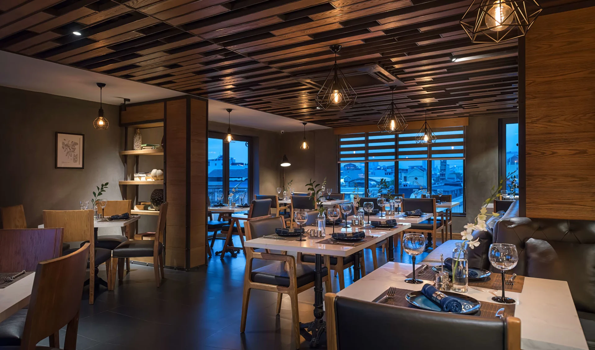 Bespoke Trendy Hotel Hanoi: Restaurant Nabemono Bespoke Trendy Hotel Hanoi: Restaurant Nabemono