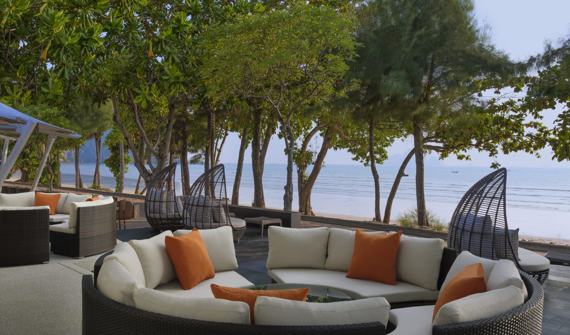 Aonang Villa Resort in Krabi:  White Elephant Restaurant
