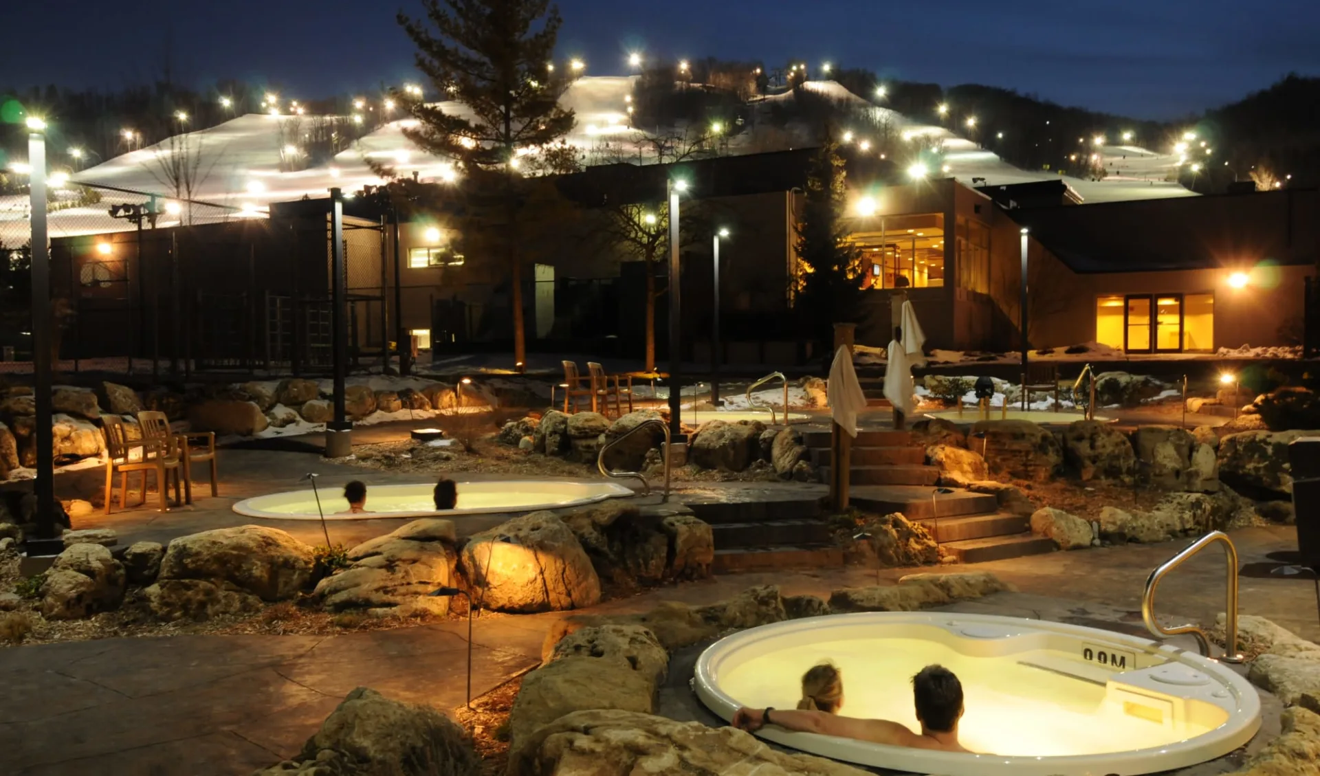 Blue Mountain Inn: Blue Mountain Inn_Exterior&HotTubs Blue Mountain Inn: Blue Mountain Inn_Exterior&HotTubs