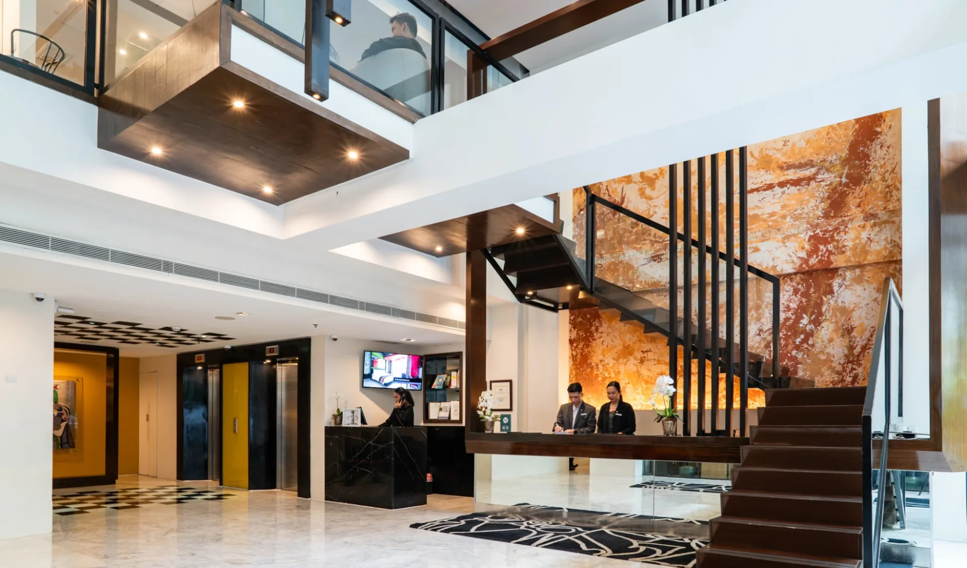 The Picasso in Manila:  Lobby
