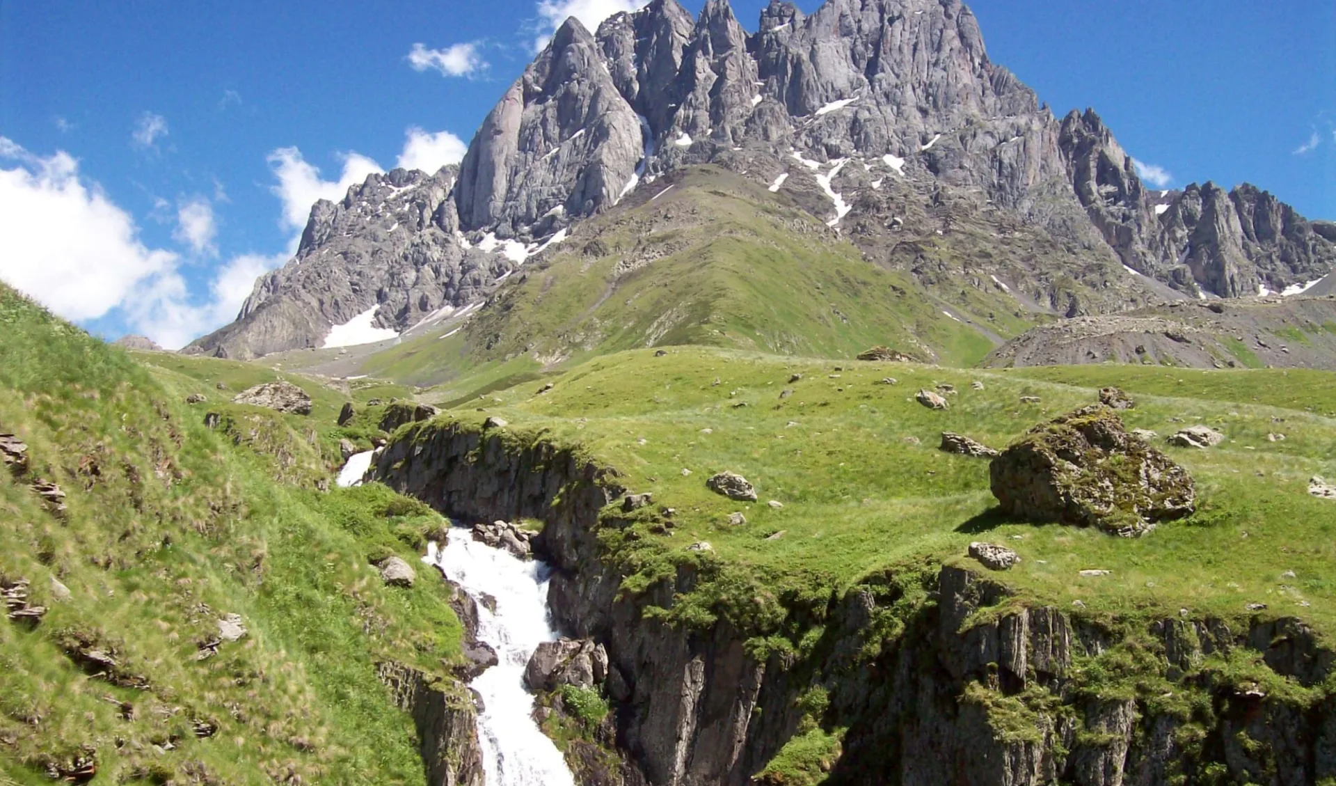 Abenteuer Tuschetien ab Tiflis: GE_Chaukhebi_VisitGeorgia Abenteuer Tuschetien ab Tiflis: GE_Chaukhebi_VisitGeorgia