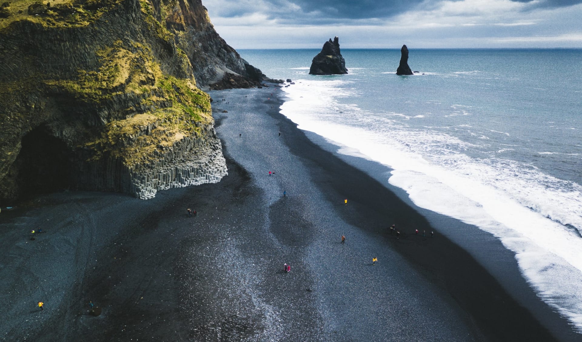 Naturschönheiten Islands ab Reykjavik: Icelandic Explorer_Business Iceland_Reynisfjara Naturschönheiten Islands ab Reykjavik: Icelandic Explorer_Business Iceland_Reynisfjara