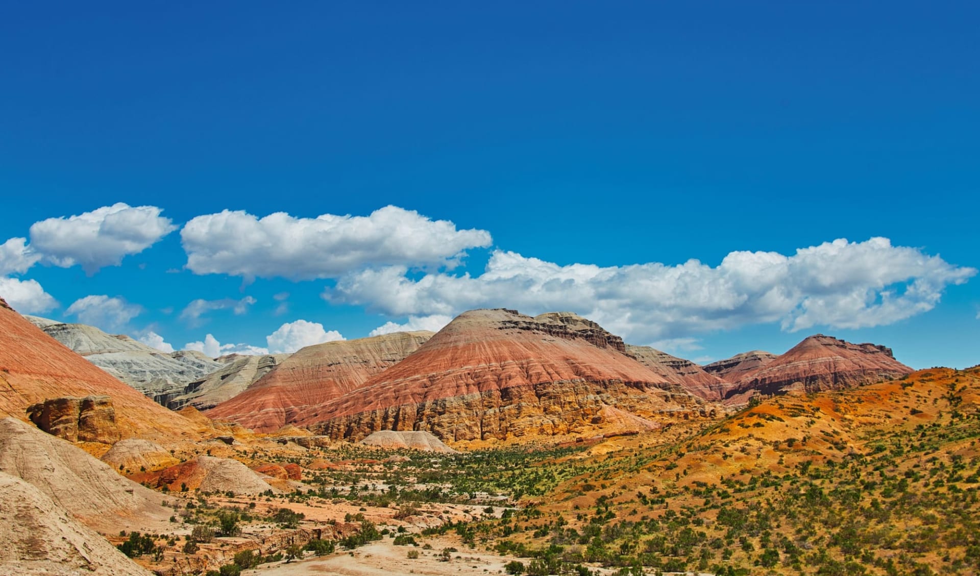 Natur pur in Kasachstan und Kirgistan ab Almaty: KA_Altyn Emel_shutterstock_645864517_Dina Julayeva Natur pur in Kasachstan und Kirgistan ab Almaty: KA_Altyn Emel_shutterstock_645864517_Dina Julayeva