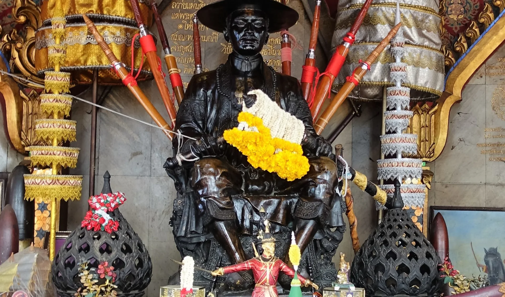 Juwel Chanthaburi ab Bangkok: King Taksin shrine Juwel Chanthaburi ab Bangkok: King Taksin shrine