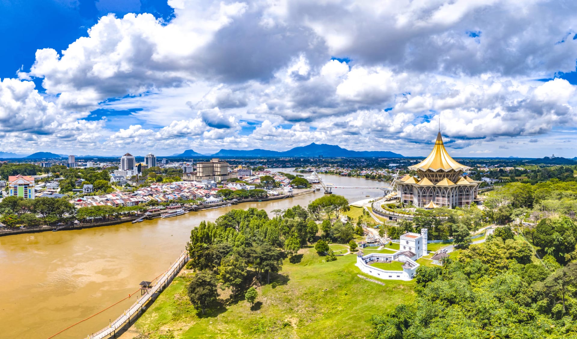 Höhepunkte Borneos ab Kuching: Kuching Aerial View Höhepunkte Borneos ab Kuching: Kuching Aerial View