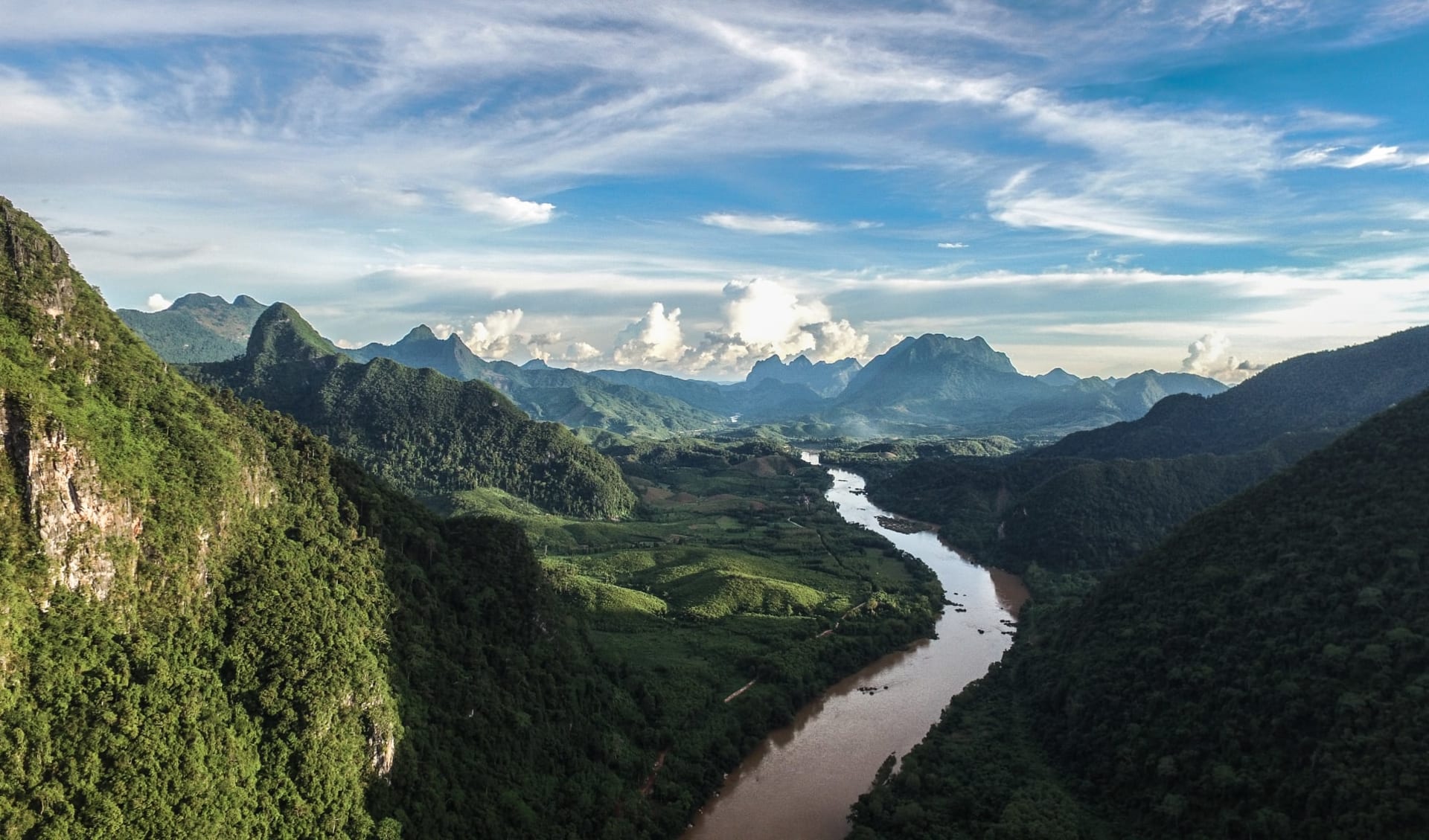 Naturschönheiten Nordlaos' inkl. Trekking ab Luang Prabang: Laos Mountain View Nong Khiaw Naturschönheiten Nordlaos' inkl. Trekking ab Luang Prabang: Laos Mountain View Nong Khiaw