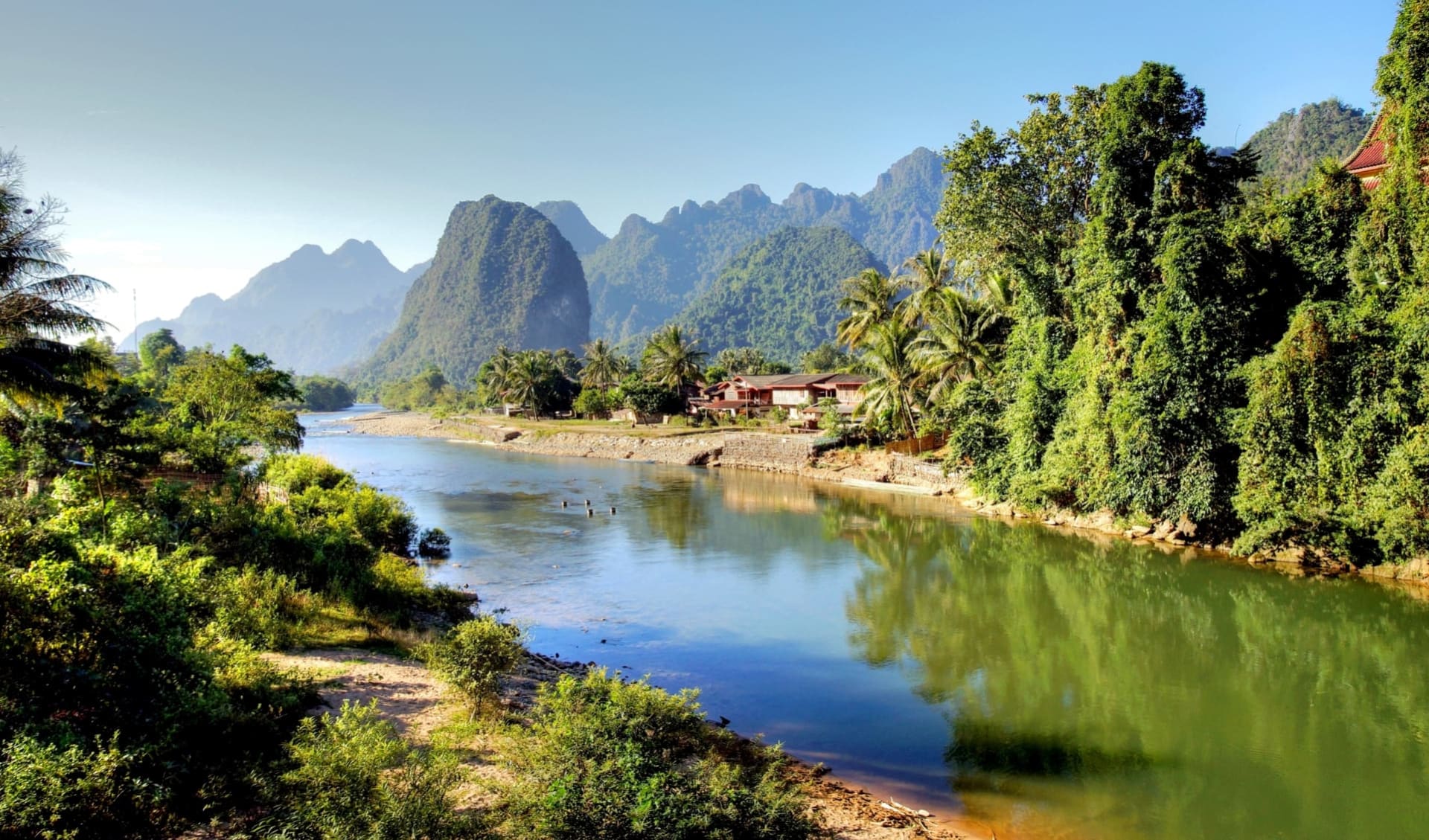 Laos Kompakt von Vientiane nach Luang Prabang: Vang Vieng Laos Kompakt von Vientiane nach Luang Prabang: Vang Vieng