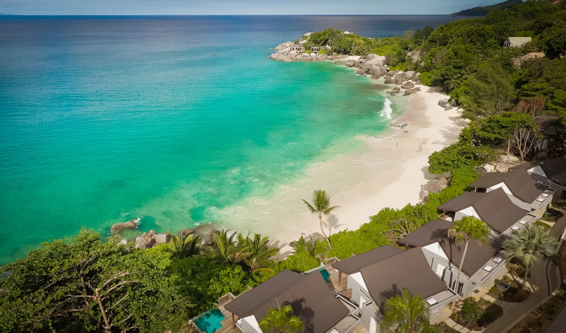Carana Beach Hotel in Mahé: exterior: Carana Beach Hotel in Mahé: exterior: