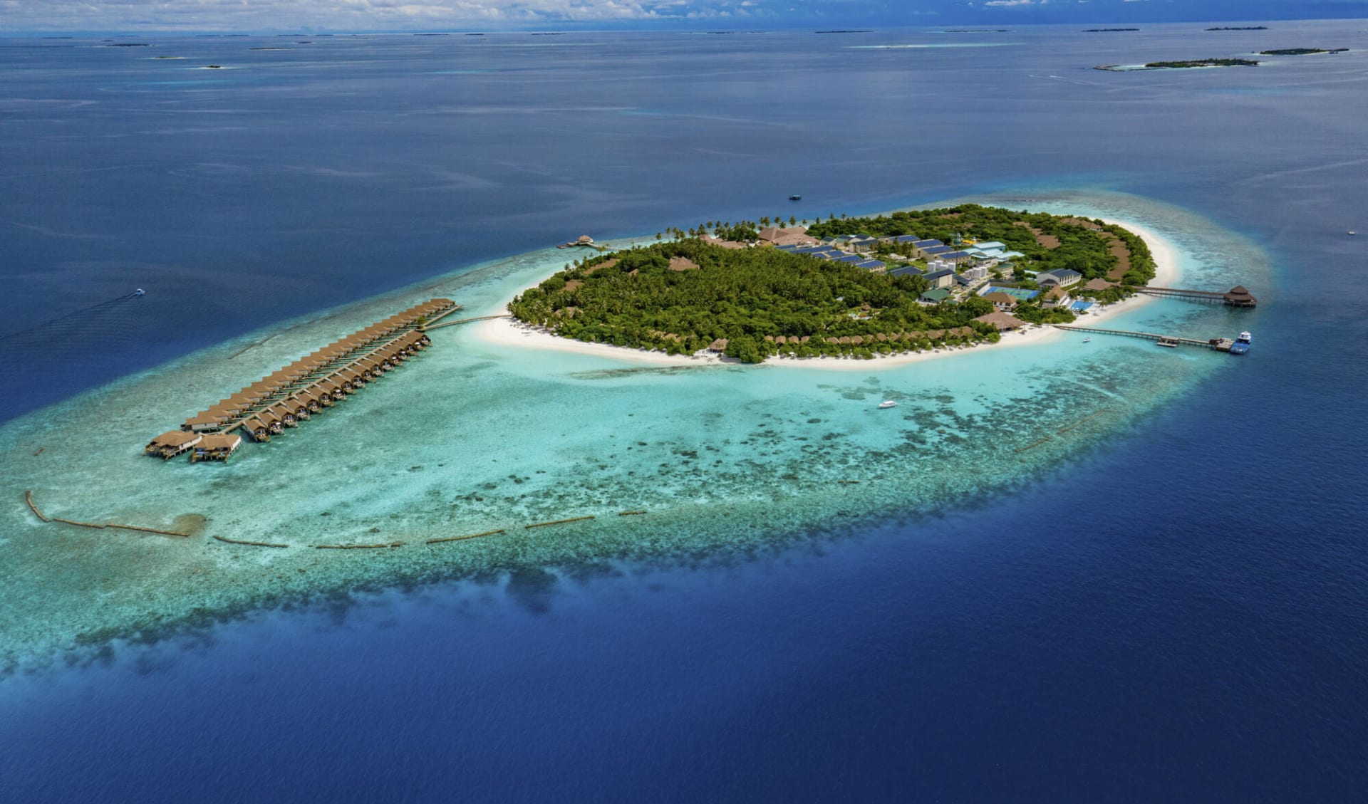 Reethi Faru Resort in Raa-Atoll: location: Reethi Faru Resort in Raa-Atoll: location: