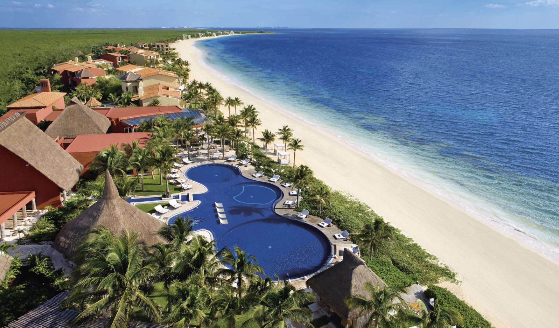 Zoëtry Agua Punta Cana: exterior Zoetry Paraiso - Aussenansicht mit Pool Richtung Strand Aerial Zoëtry Agua Punta Cana: exterior Zoetry Paraiso - Aussenansicht mit Pool Richtung Strand Aerial