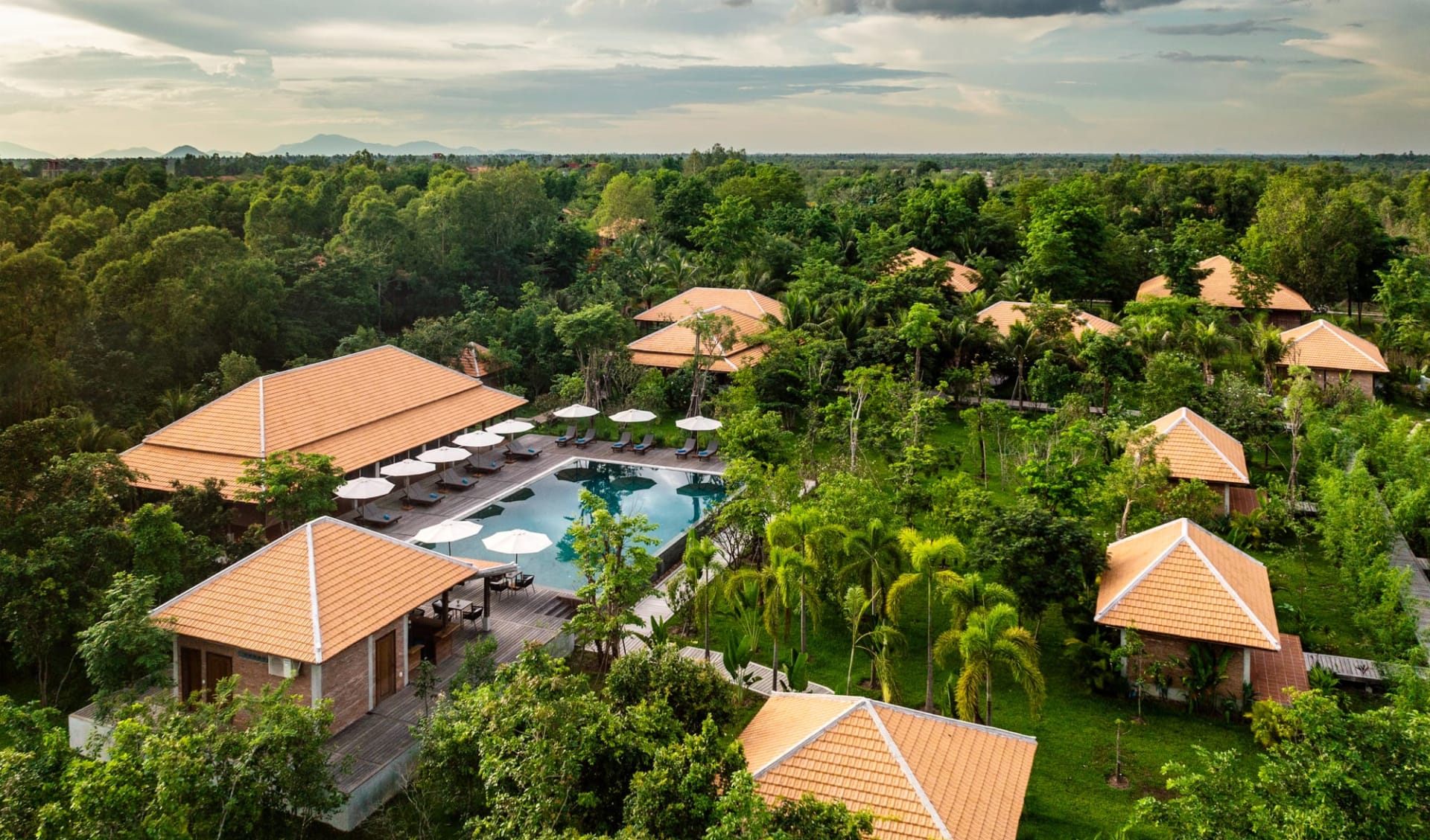 Farmhouse Resort & Spa - Smiling Gecko Sozialprojekt ab Phnom Penh: location: Sanctuary Spa Overview Farmhouse Resort & Spa - Smiling Gecko Sozialprojekt ab Phnom Penh: location: Sanctuary Spa Overview