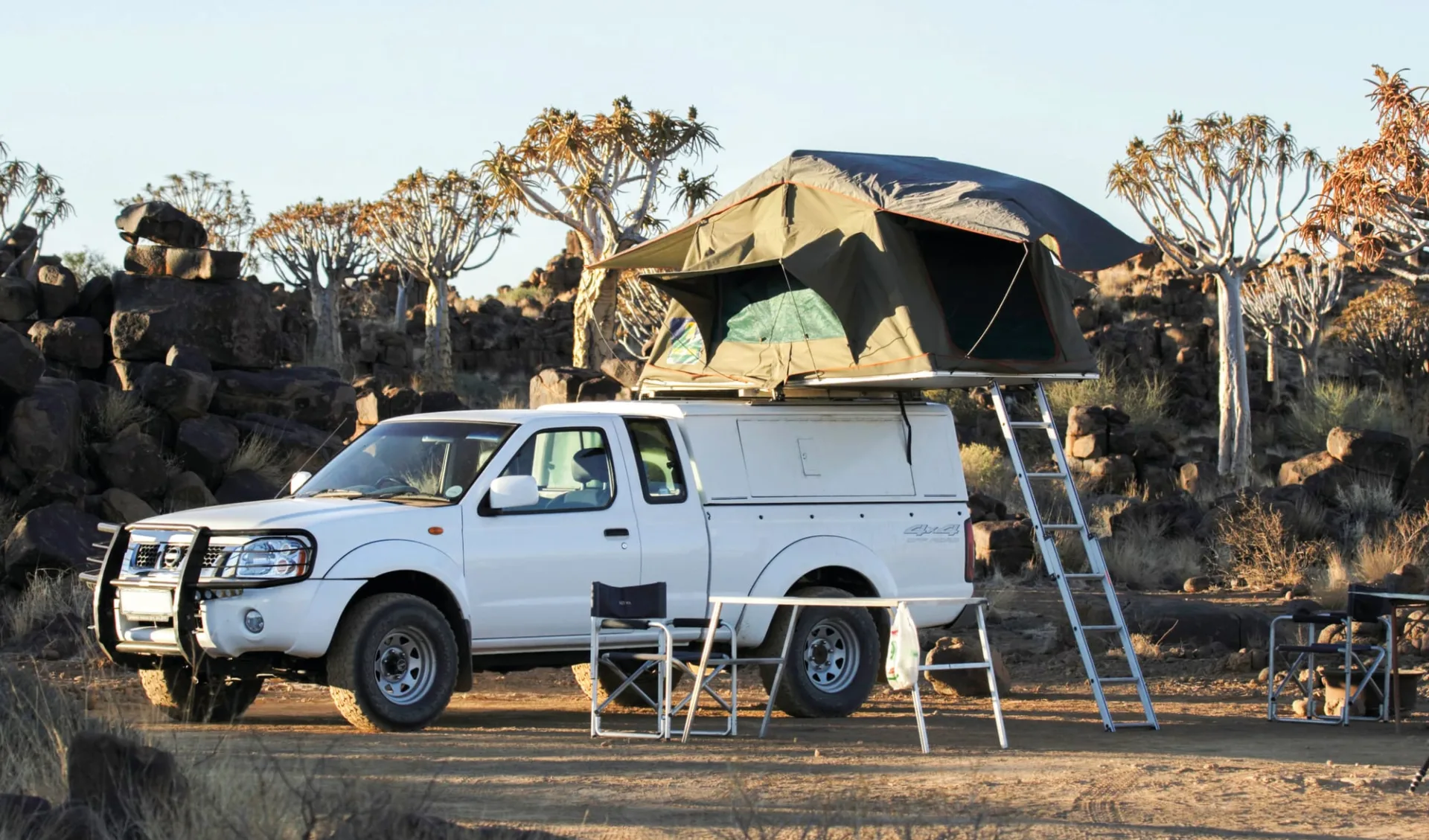 Camping-Abenteuer Namibia ab Windhoek Stadt: Namibia - Camper mit Dachzelt Camping-Abenteuer Namibia ab Windhoek Stadt: Namibia - Camper mit Dachzelt