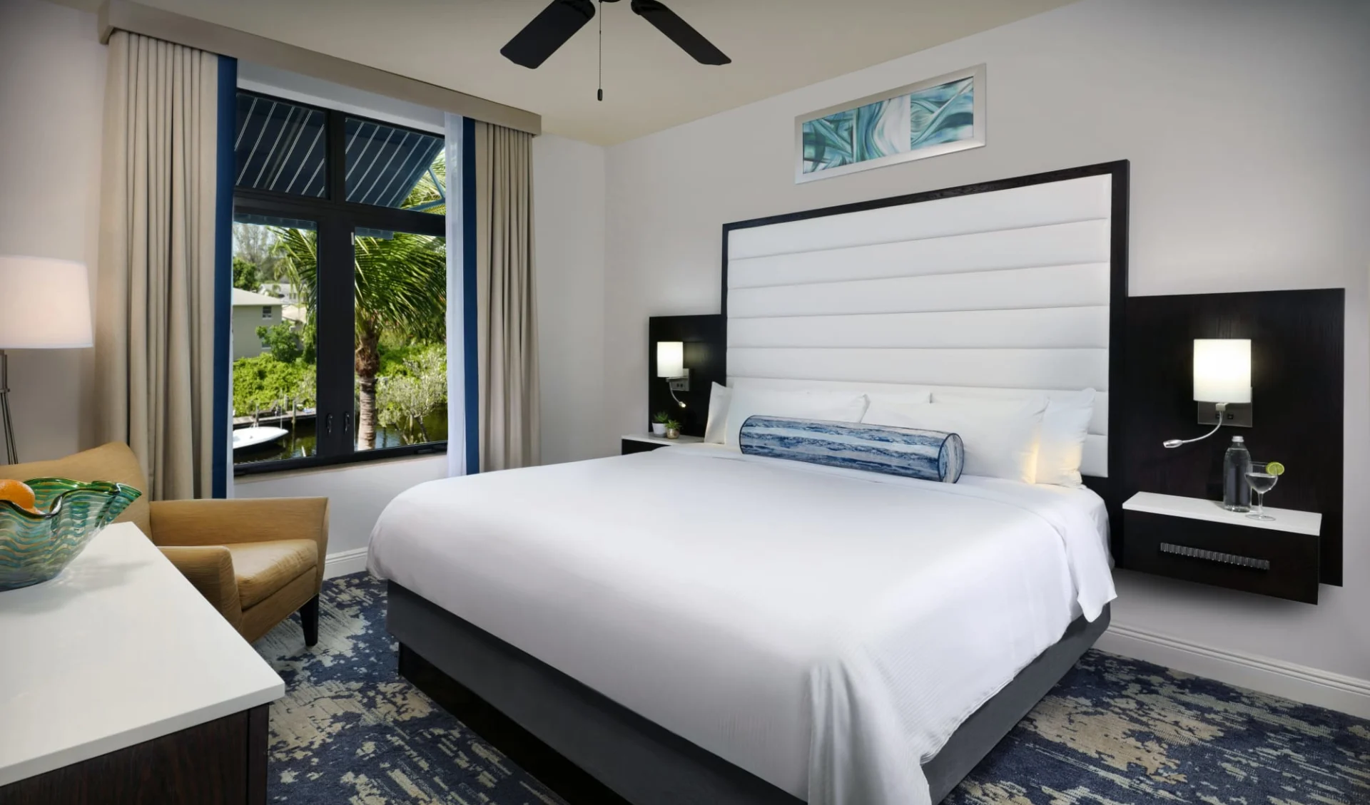 Naples Bay Resort & Marina: Naples Bay_Zimmer_Webseite