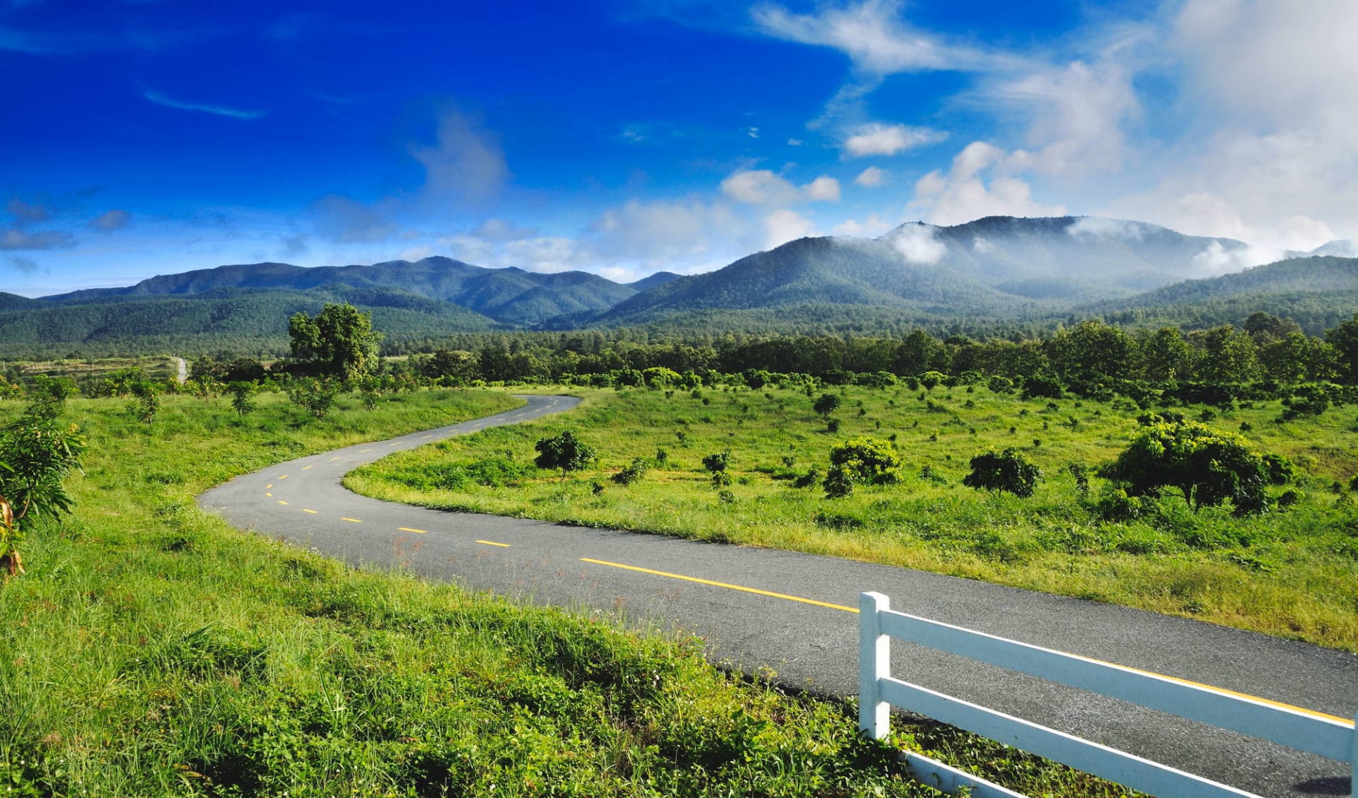 Mietwagen Rundreise Goldenes Dreieck ab Chiang Mai: Northern Thailand: Country Road Mietwagen Rundreise Goldenes Dreieck ab Chiang Mai: Northern Thailand: Country Road