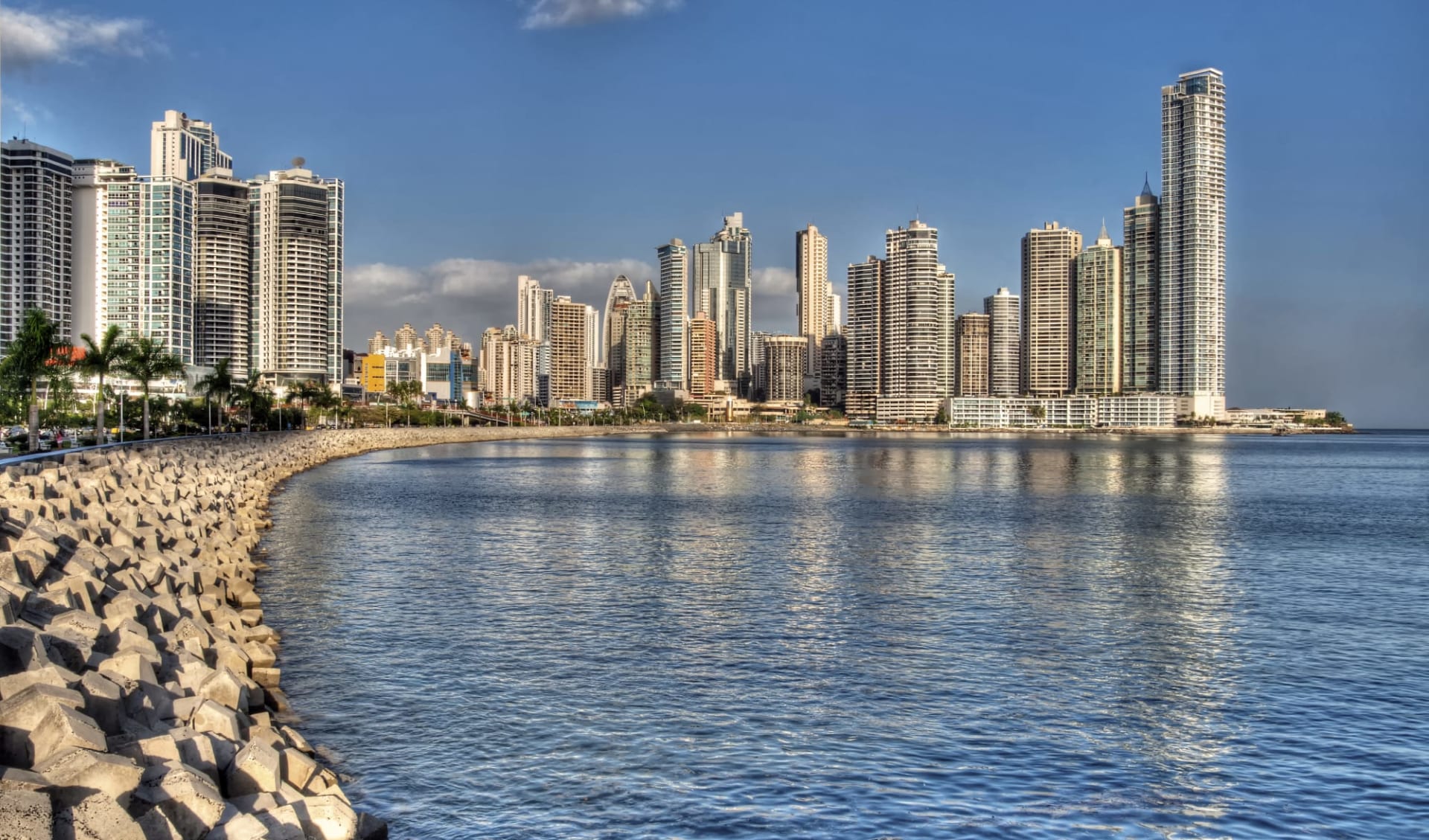 Vom Kanal zur Karibik ab Panama City: Panama - Panama City - Skyline Vom Kanal zur Karibik ab Panama City: Panama - Panama City - Skyline