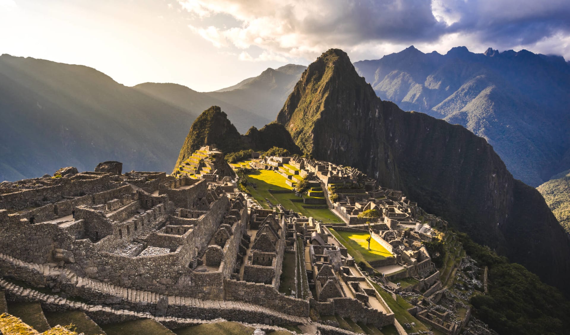 Privatreise Peru - Bolivien ab Cuzco: Peru - Machu Picchu - Abenddämmerung Privatreise Peru - Bolivien ab Cuzco: Peru - Machu Picchu - Abenddämmerung