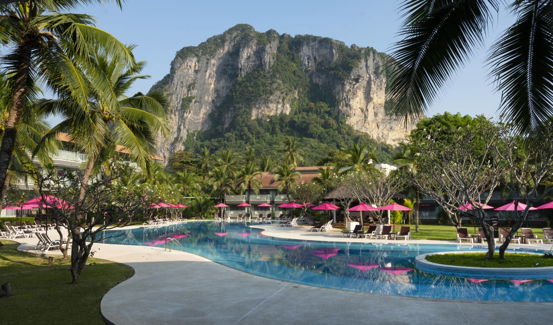 Aonang Villa Resort in Krabi:  Main Pool