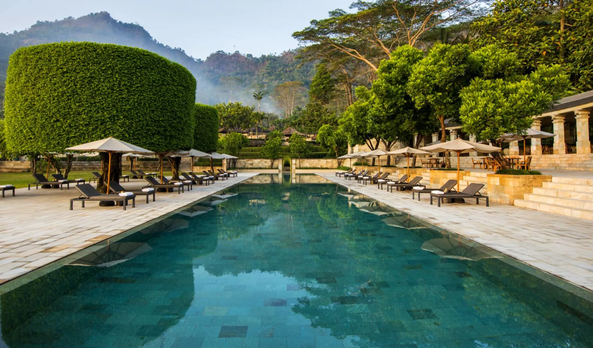 Amanjiwo in Yogyakarta: Swimming Pool Amanjiwo in Yogyakarta: Swimming Pool