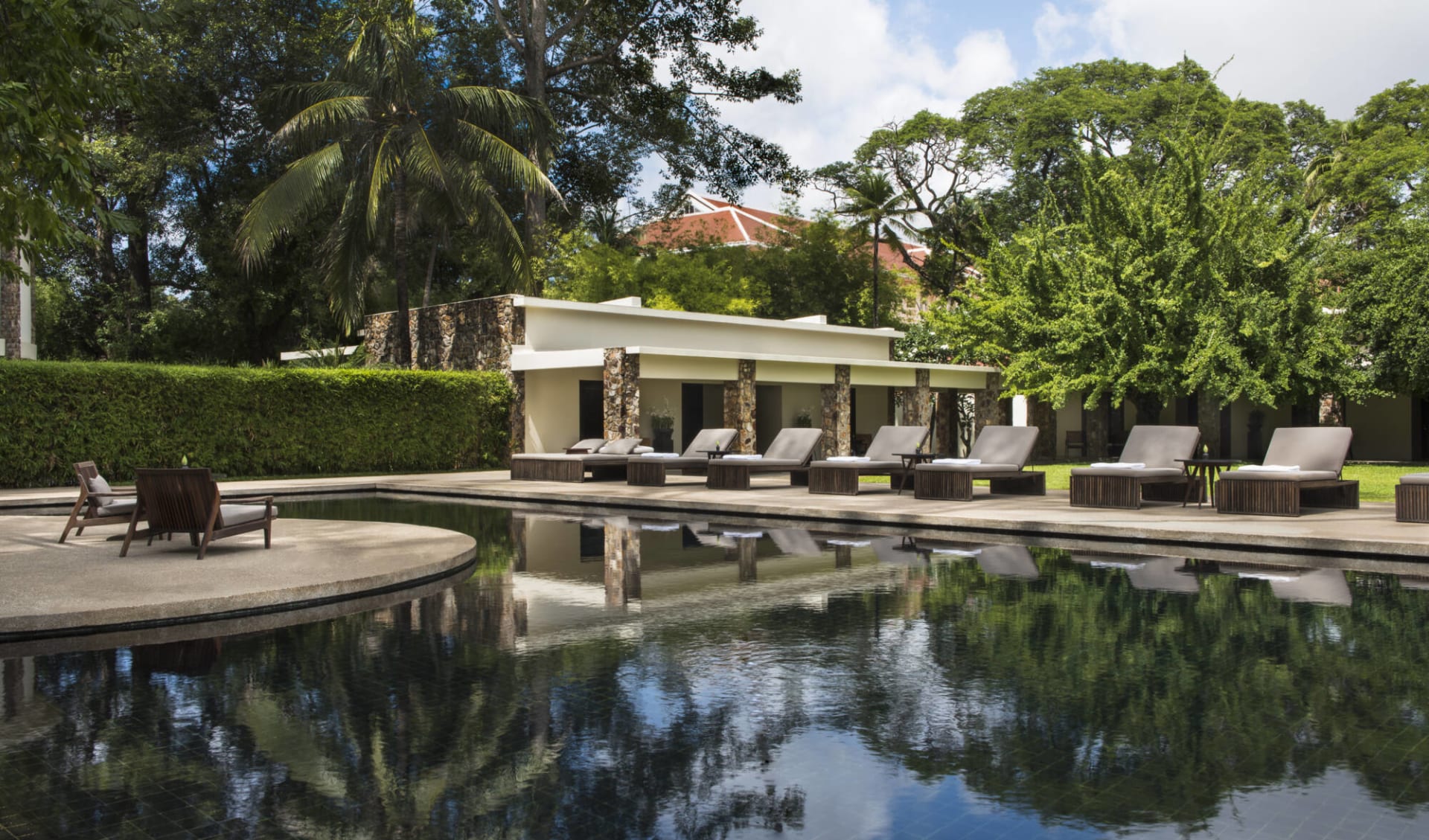 Amansara in Siem Reap: Main Swimming Pool Amansara in Siem Reap: Main Swimming Pool