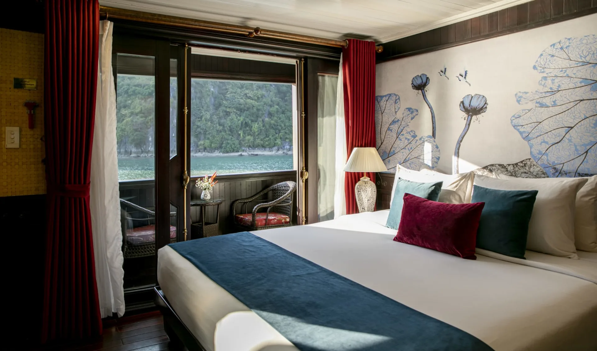 Halong Bucht Kreuzfahrten mit «Bhaya Legend» Privatboot 3D ab Hanoi: room: Bhaya Legend 3-Cabin Halong Bucht Kreuzfahrten mit «Bhaya Legend» Privatboot 3D ab Hanoi: room: Bhaya Legend 3-Cabin
