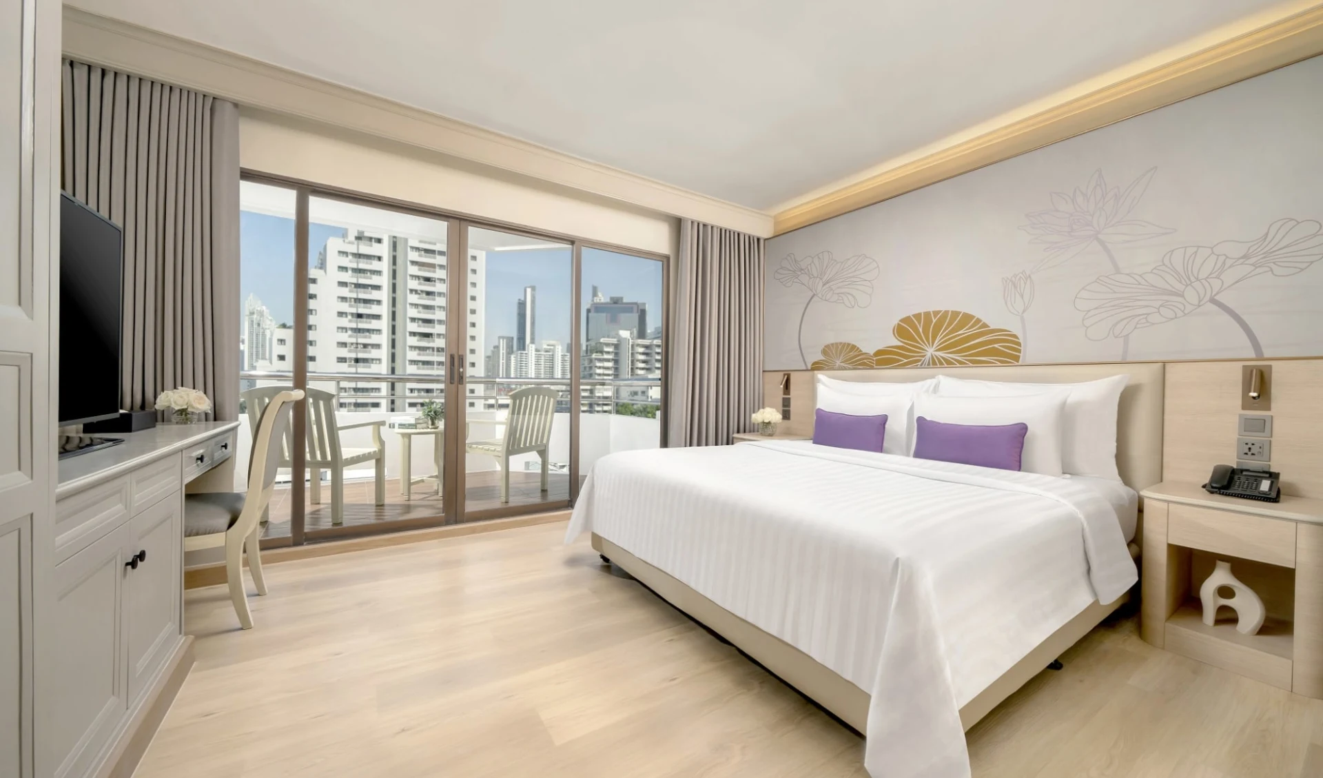 Centre Point Sukhumvit 10 in Bangkok: Deluxe Balcony Centre Point Sukhumvit 10 in Bangkok: Deluxe Balcony