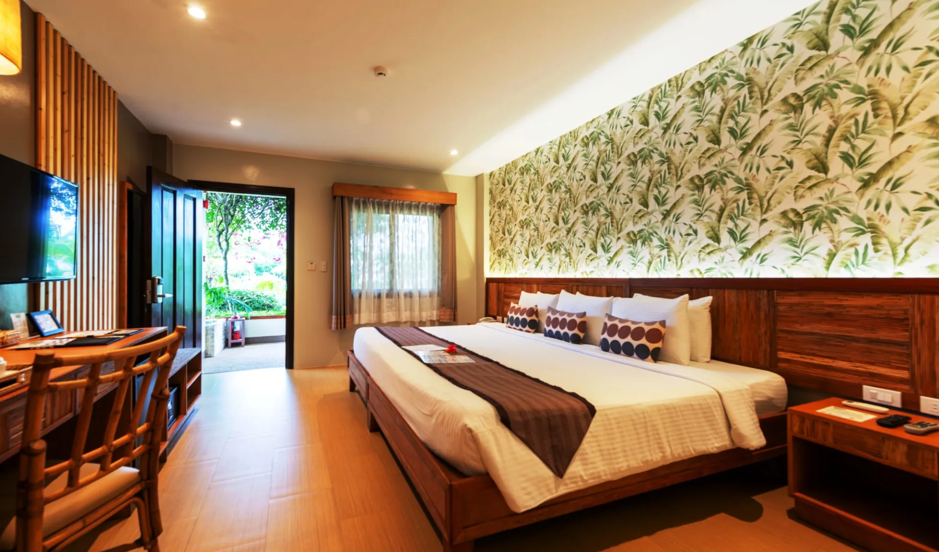 Bohol Beach Club:  Deluxe Green | Super King Bed