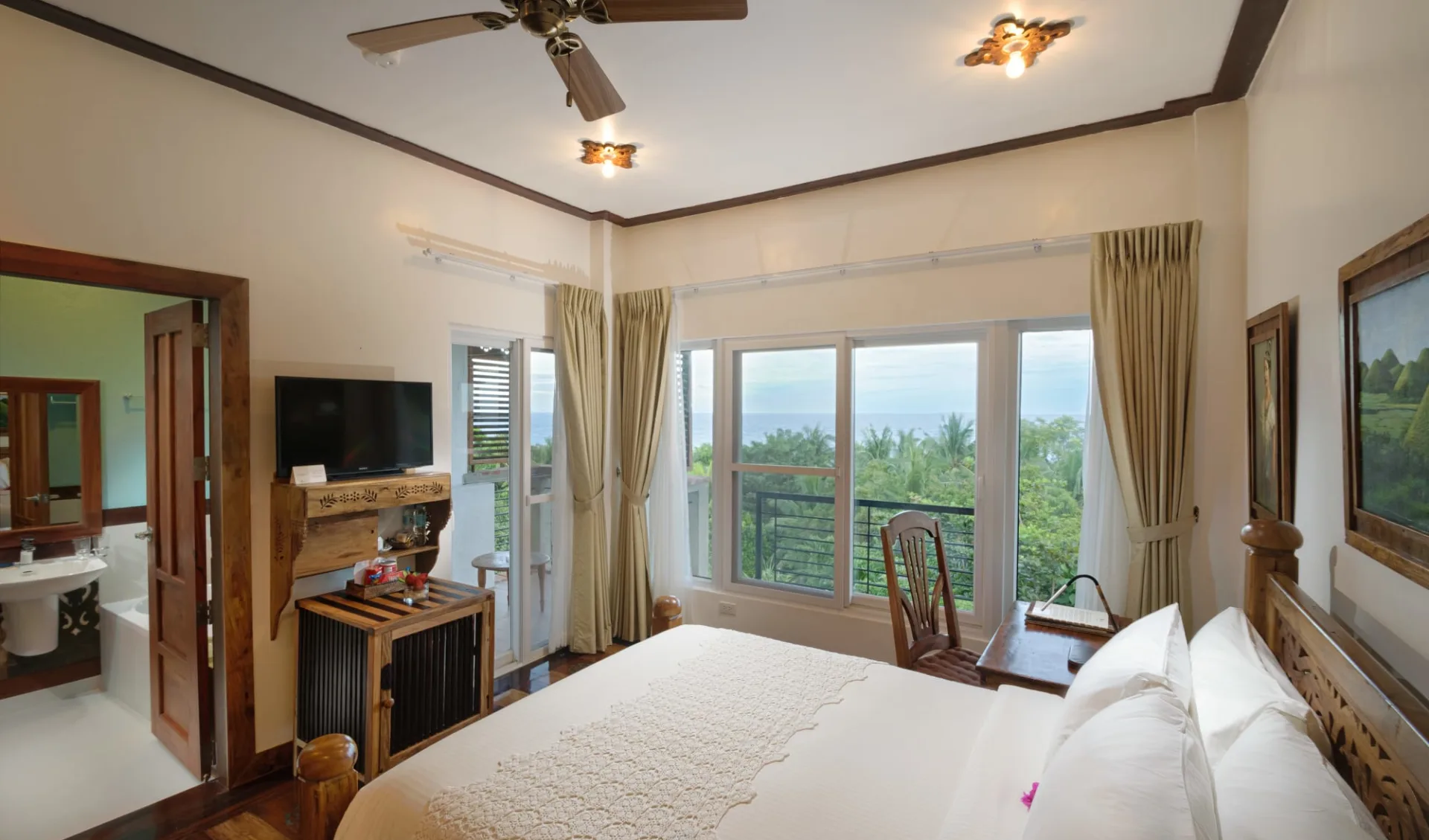 Amarela Resort in Bohol:  Deluxe Queen Room