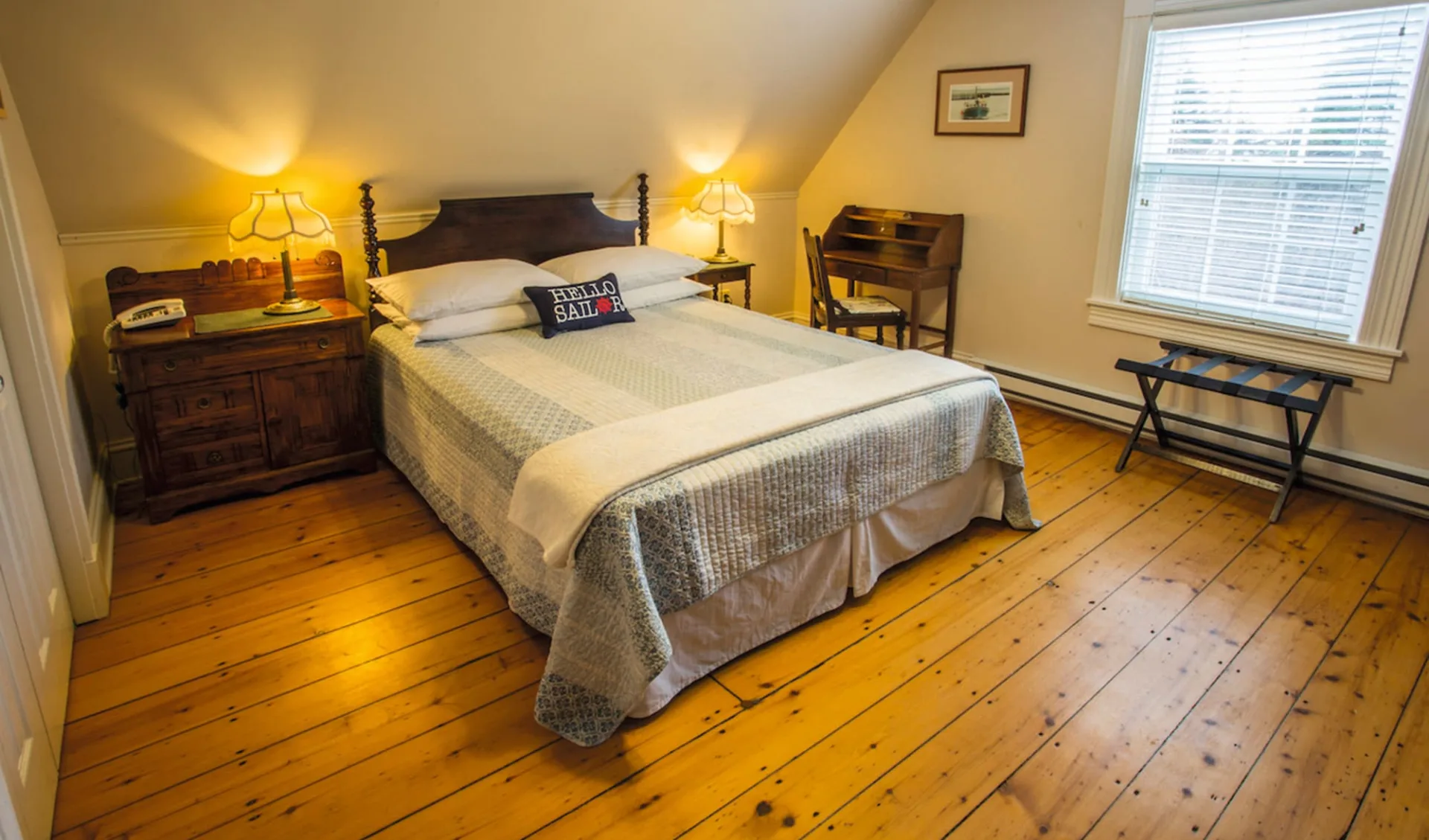 Innisfree Bed and Breakfast in Hopewell Cape:  Innisfree B&B_Hopecall Rocks_Harringto Cove Zimmer
