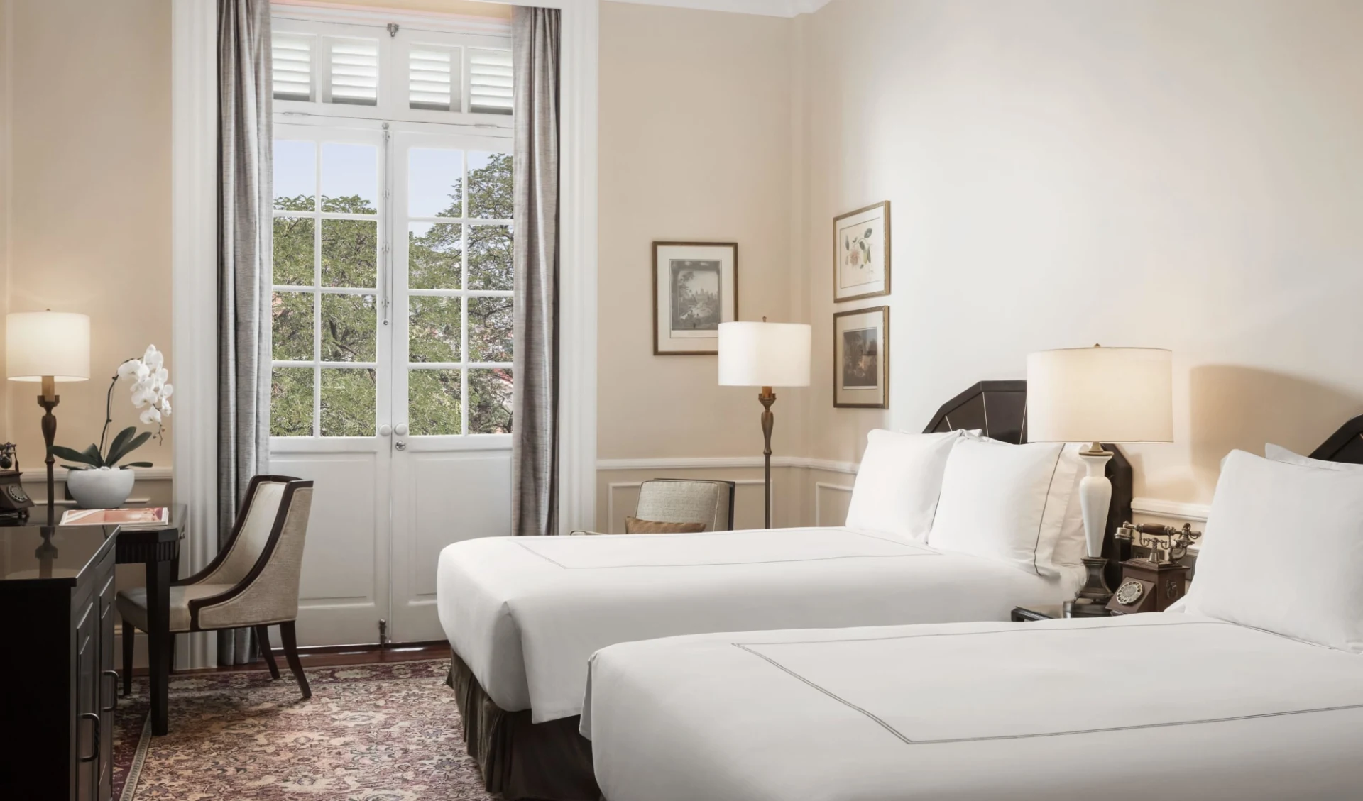 Raffles Hotel Le Royal in Phnom Penh: Landmark | Twin Raffles Hotel Le Royal in Phnom Penh: Landmark | Twin