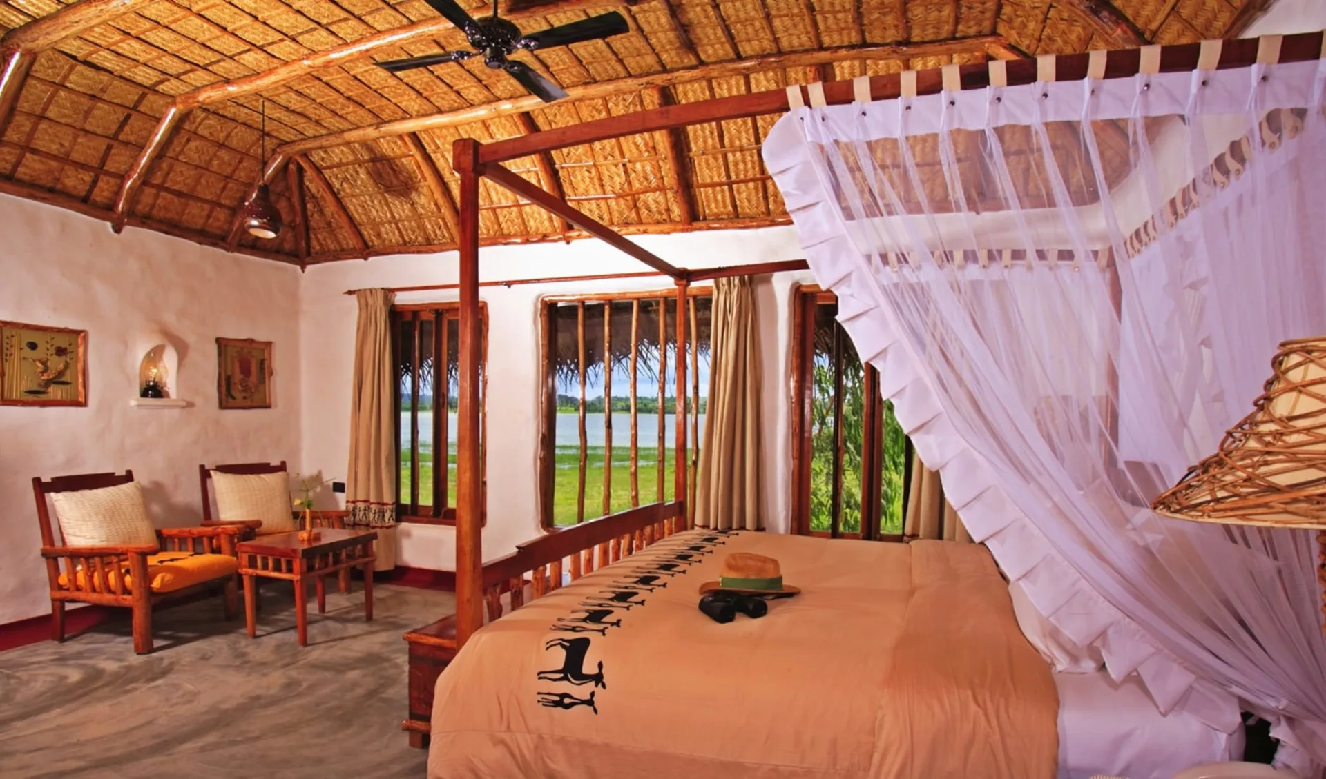 Evolve Back Kuruba Safari Lodge in Nagarhole Nationalpark: Pool Hut | Bedroom Evolve Back Kuruba Safari Lodge in Nagarhole Nationalpark: Pool Hut | Bedroom