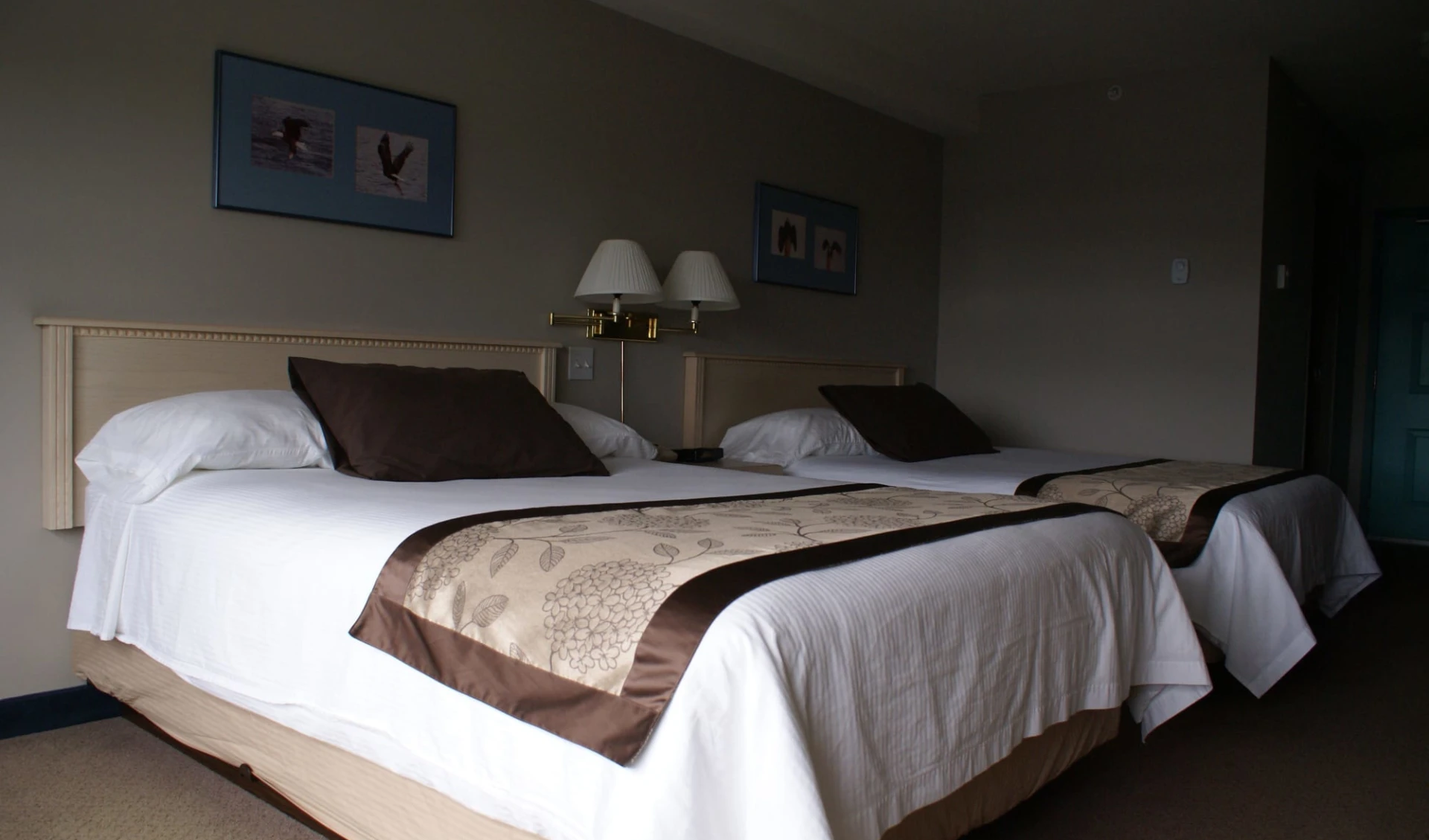 Quarterdeck Inn & Marina Resort in Port Hardy: Quarterdeck Inn & Marina Resort_StandardRoom2QueenBeds Quarterdeck Inn & Marina Resort in Port Hardy: Quarterdeck Inn & Marina Resort_StandardRoom2QueenBeds