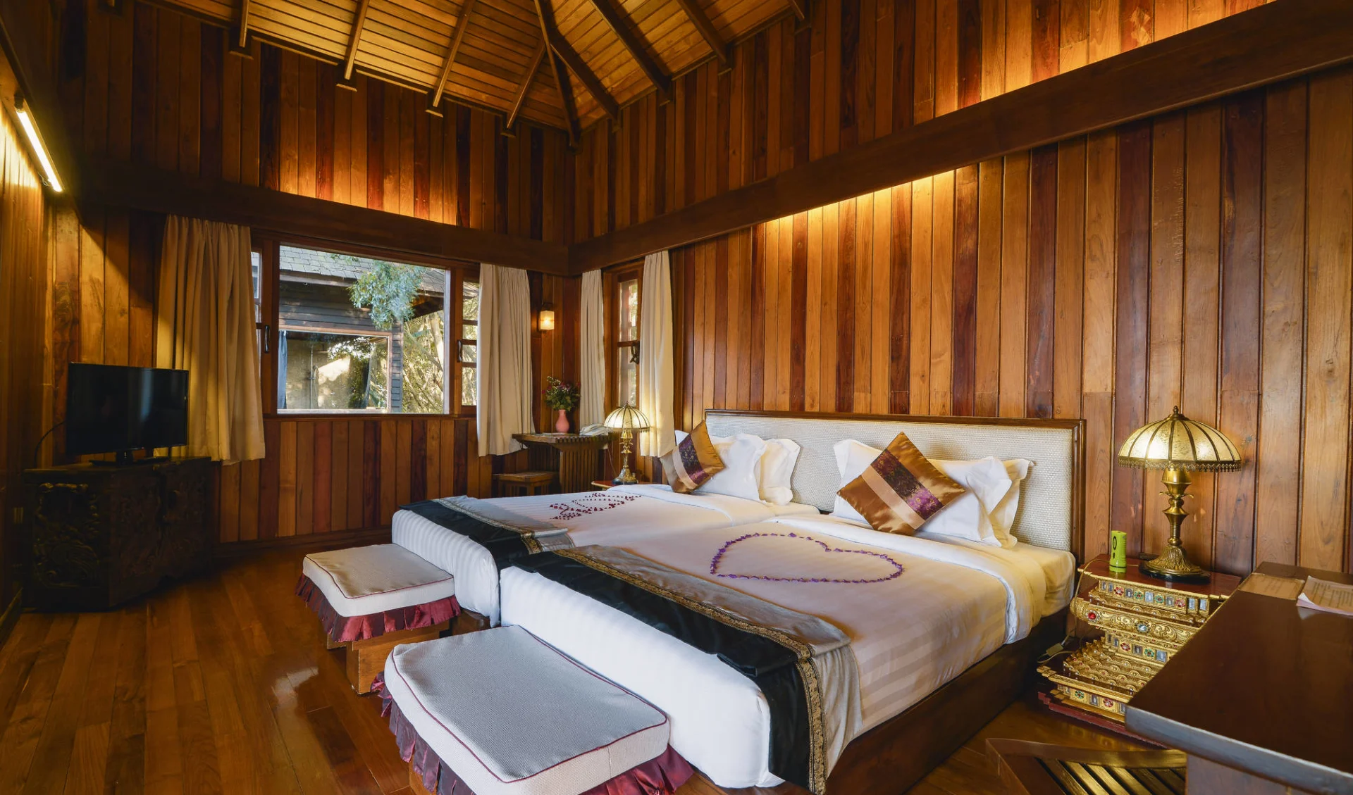Inle Resort & Spa in Inle Lake: Royal Villa Lake Front Inle Resort & Spa in Inle Lake: Royal Villa Lake Front