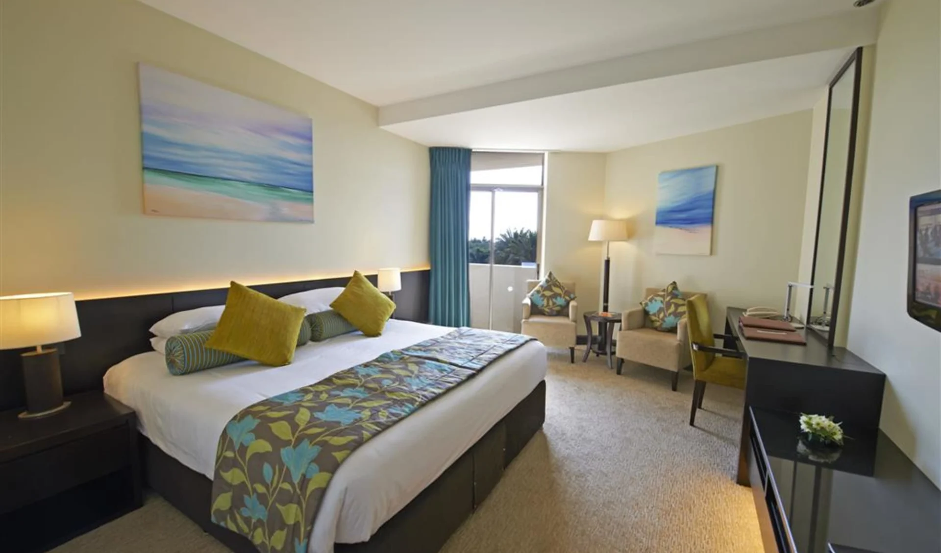 JA Beach Hotel in Dubai: Standard Garden View JA Beach Hotel in Dubai: Standard Garden View