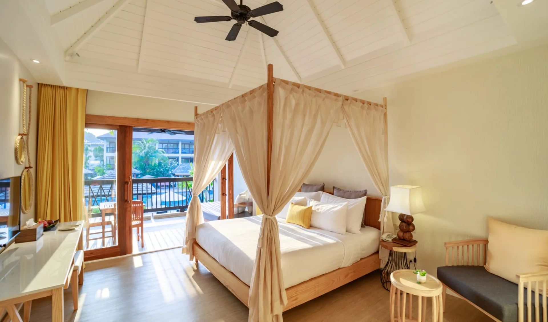 Bandara Spa Resort & Pool Villas in Ko Samui:  Tropical Canopy