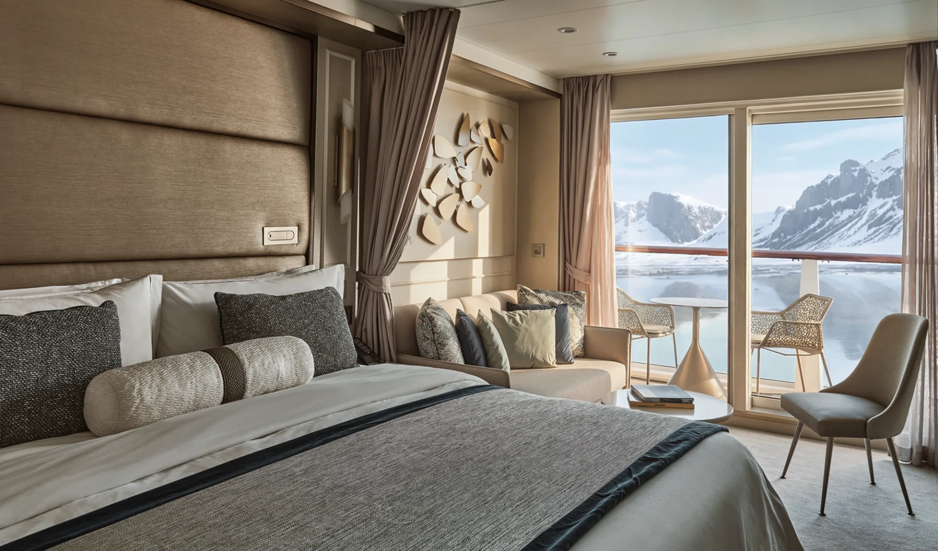 Wunder der Diskobucht – die Geburtsstätte majestätischer Eisberge ab Nuuk: SSC_EV_VerandaSuite_Bedroom_0265_BB_1