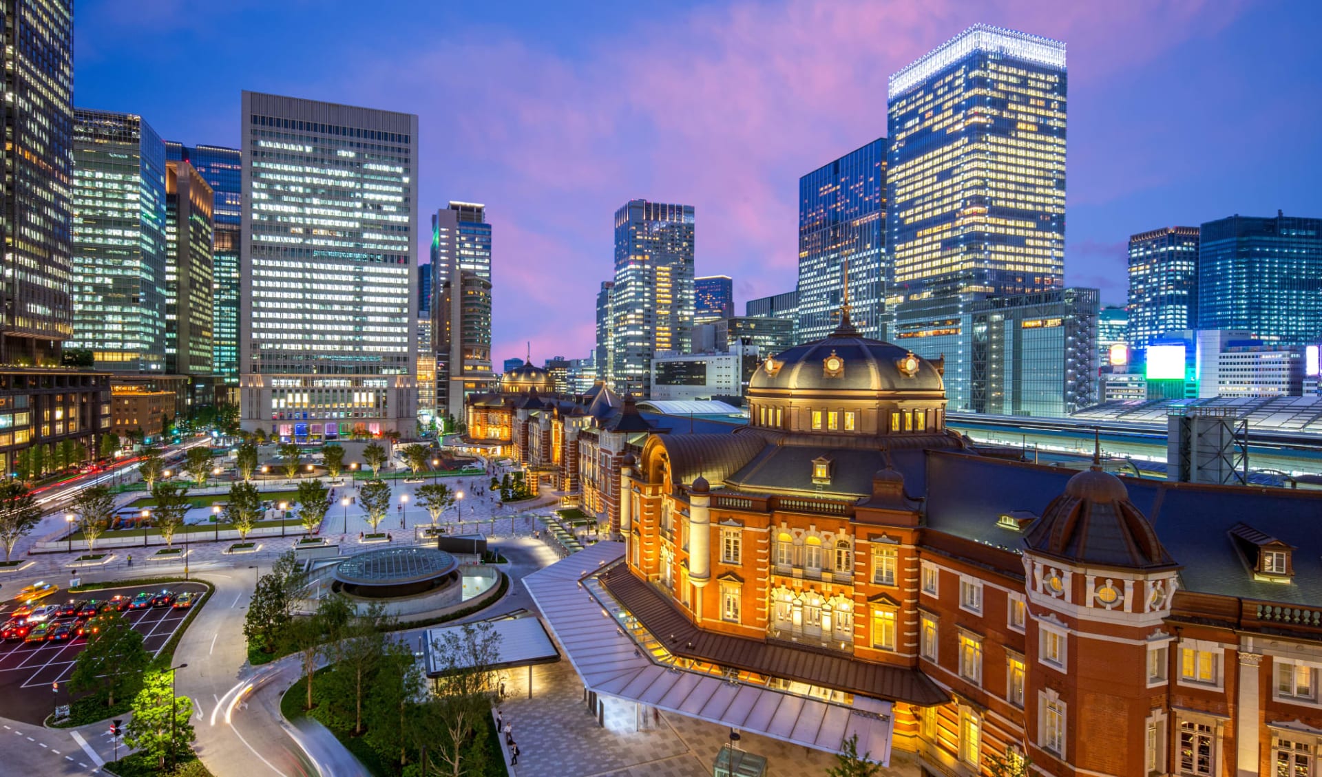 Kontrastreiches Japan ab Tokio: Tokyo Station at night
