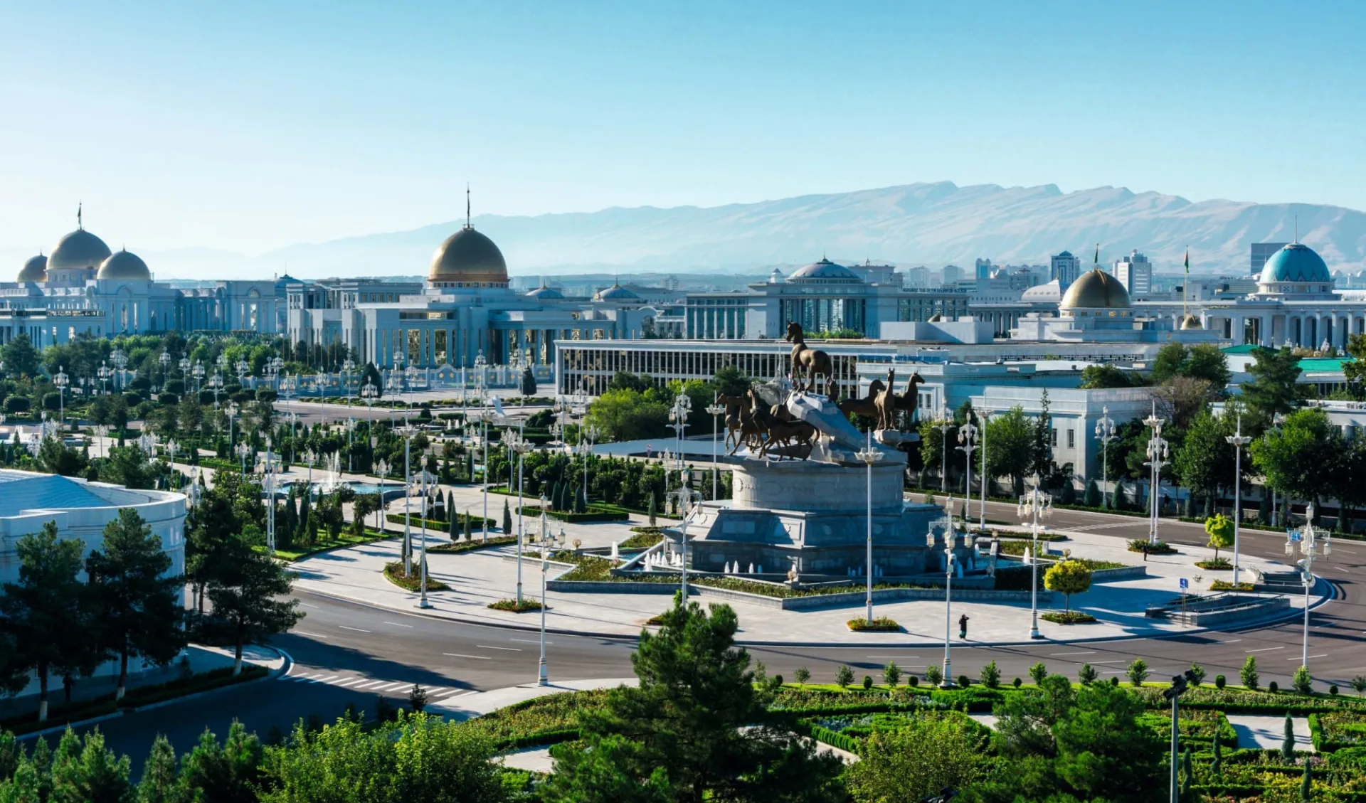 Turkmenistan entdecken ab Ashgabat: Turkmenistan_Aschgabad_Panorama_