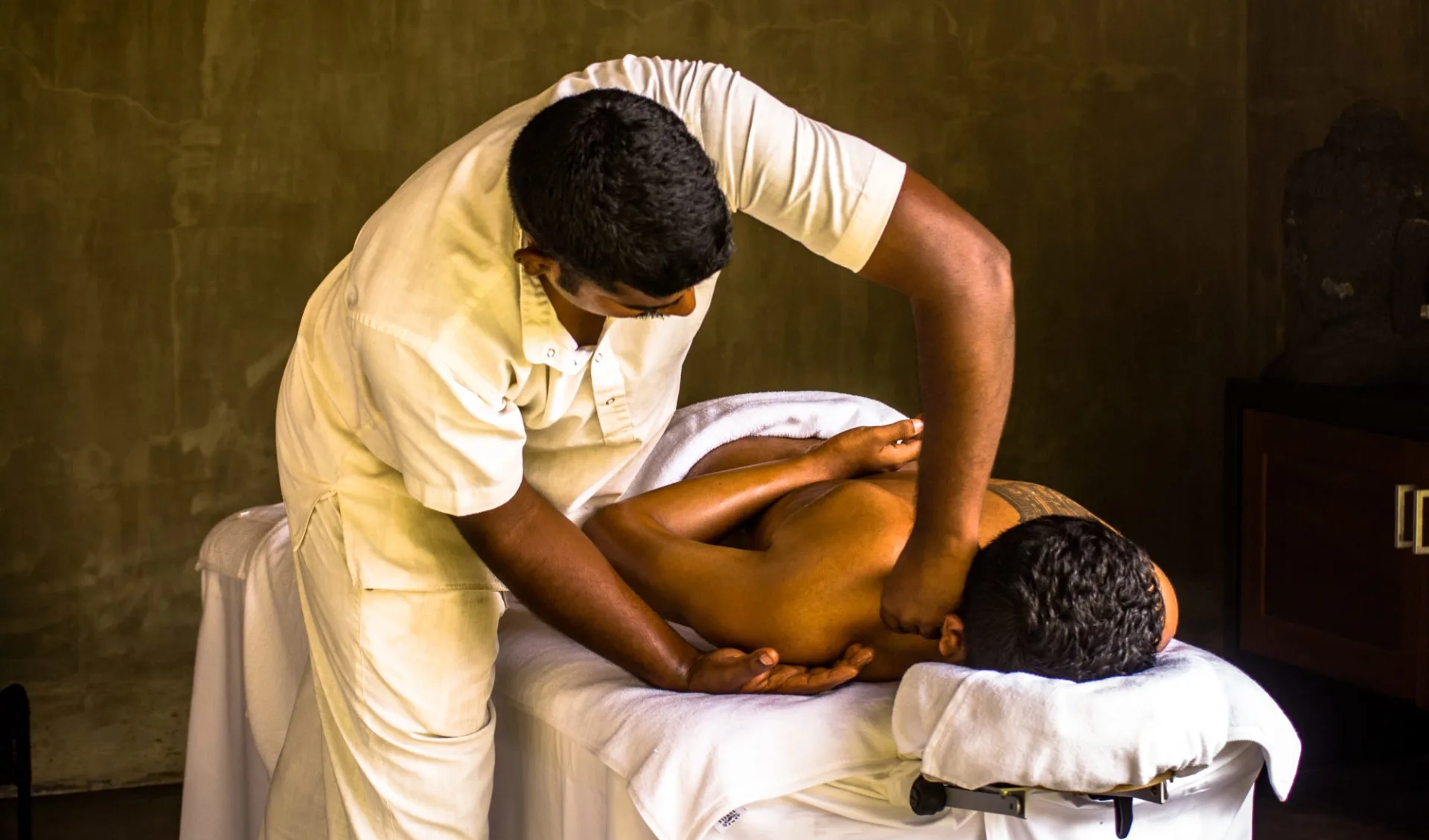 Santani Wellness Kandy:  massage