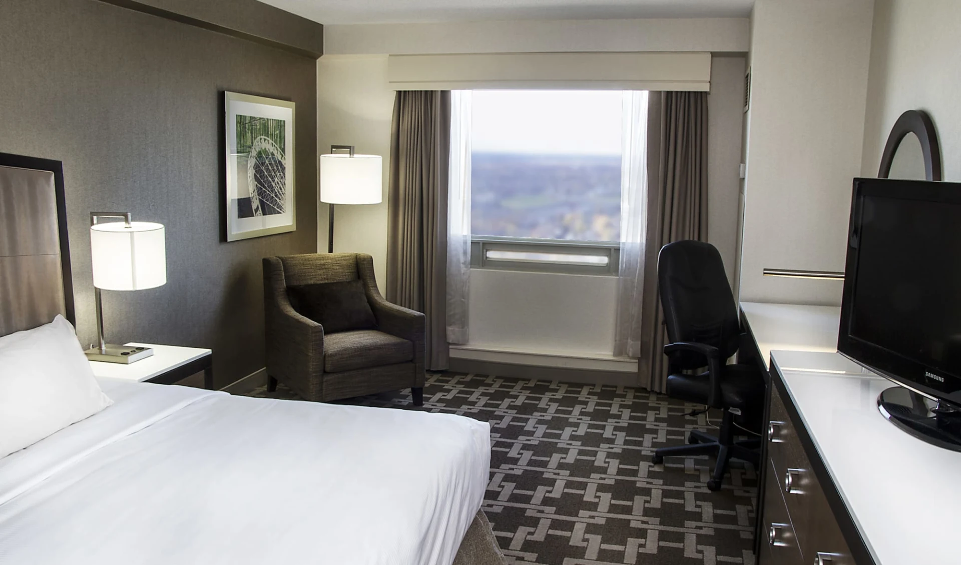 Hilton Niagara Falls/Fallsview Hotel & Suites: zimmer_Hilton Hotel & Suites Fallsview_CityviewRoomKingBed