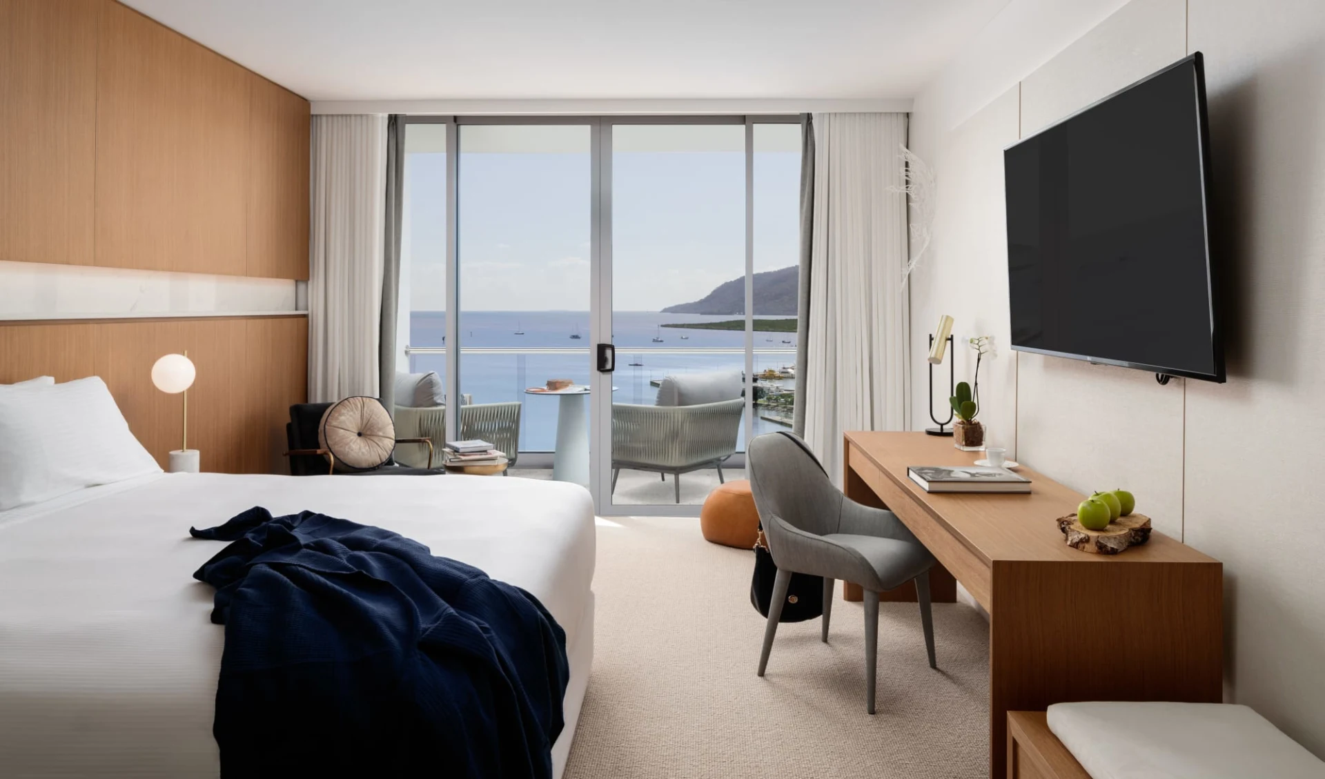 Riley in Cairns: Zimmer Riley Cairns Queensland Australia Sea 2018 Riley in Cairns: Zimmer Riley Cairns Queensland Australia Sea 2018