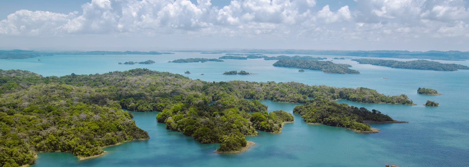 Luftbild des Panama-Kanals Luftbild des Panama-Kanals