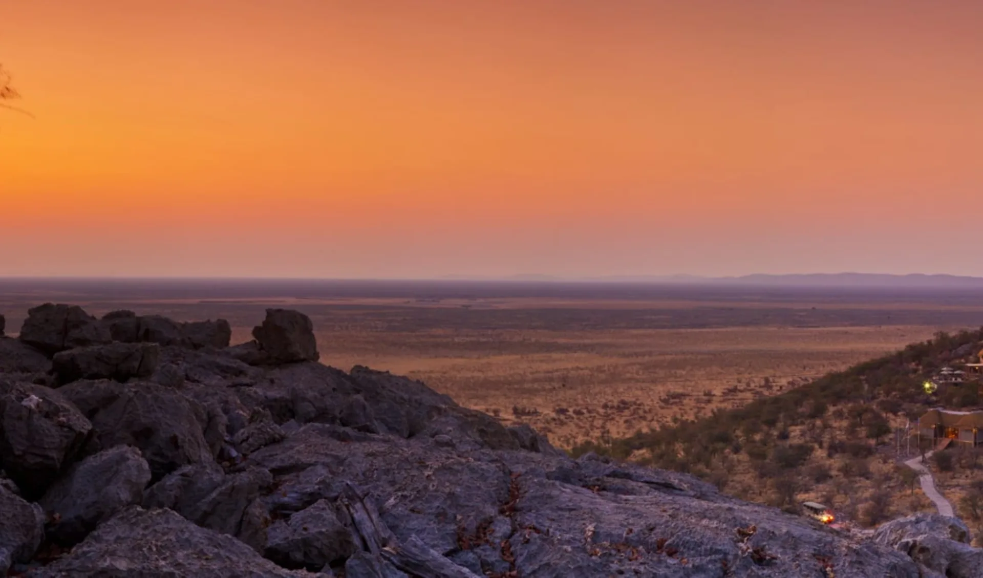 Dolomite Resort in Etosha Nationalpark: 01 Dolomite Camp