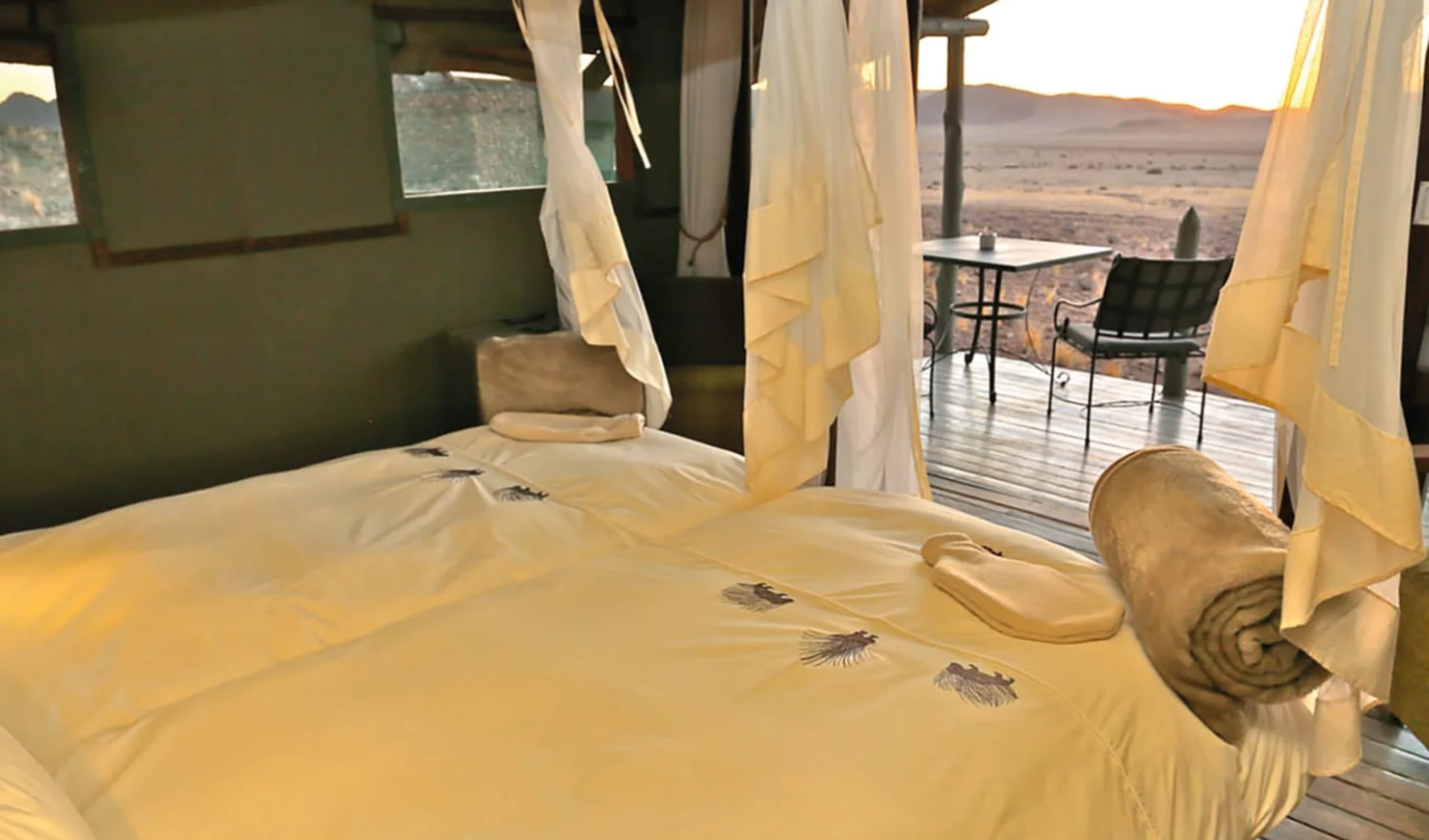 Namib Outpost in Sesriem: Desert Homestead Outpost schlafzimmer mit Blick zur Veranda