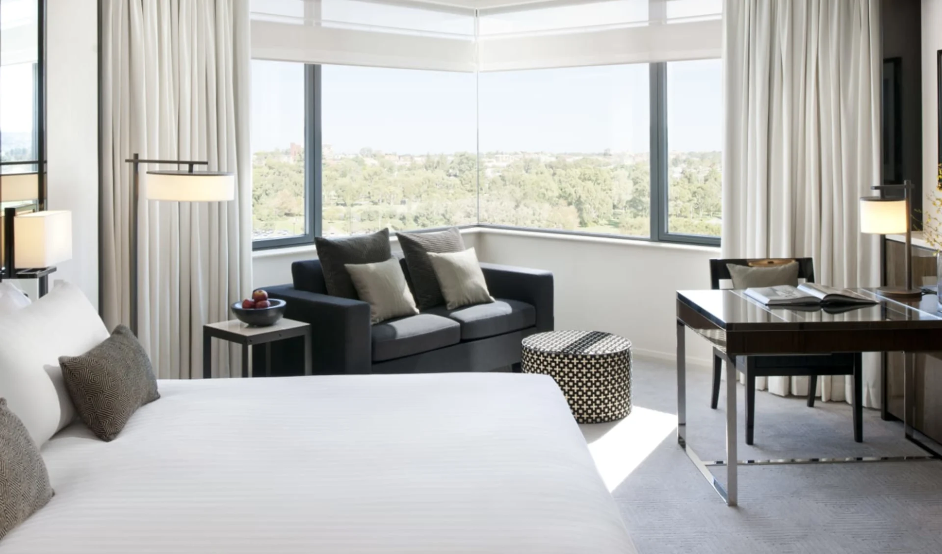 Crown Metropol Perth in Perth - Burswood:  Crown Metropol Hotel Perth Western Australia  Australien  Luxe King Room  2018