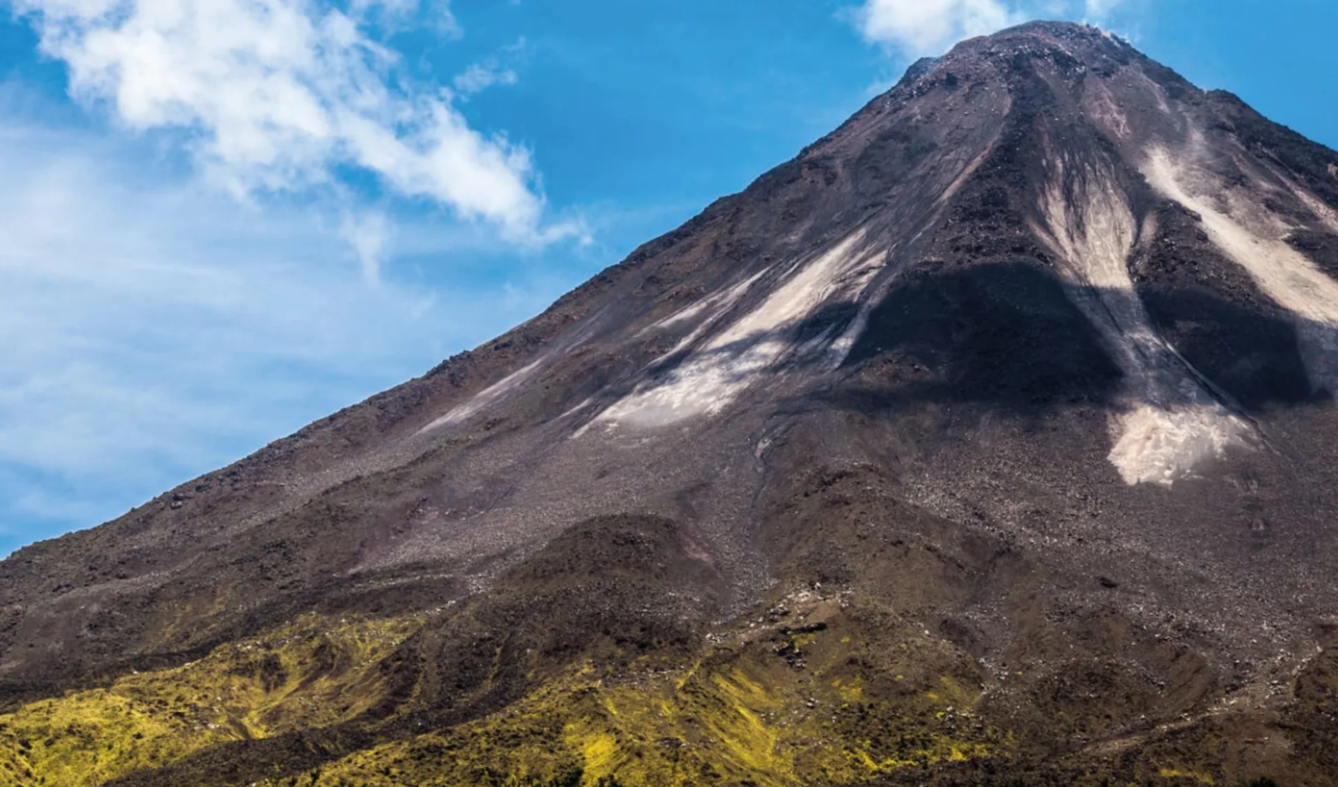 Privatreise Traumhaftes Costa Rica ab San José City: Costa Rica - Arenal Vulkan - Sicht auf Vulkan Privatreise Traumhaftes Costa Rica ab San José City: Costa Rica - Arenal Vulkan - Sicht auf Vulkan